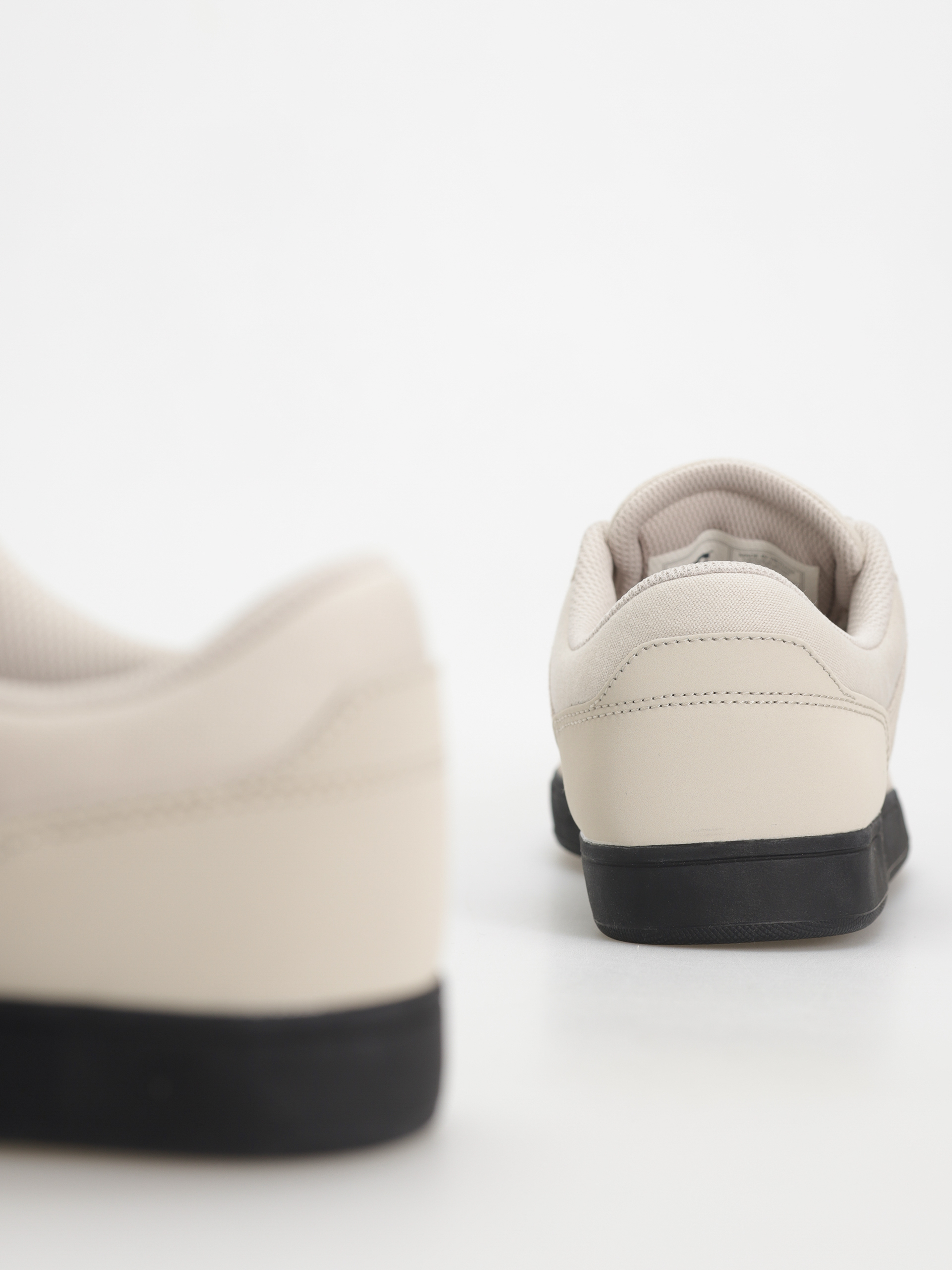 Обувки DC Crisis 2 (silver birch)