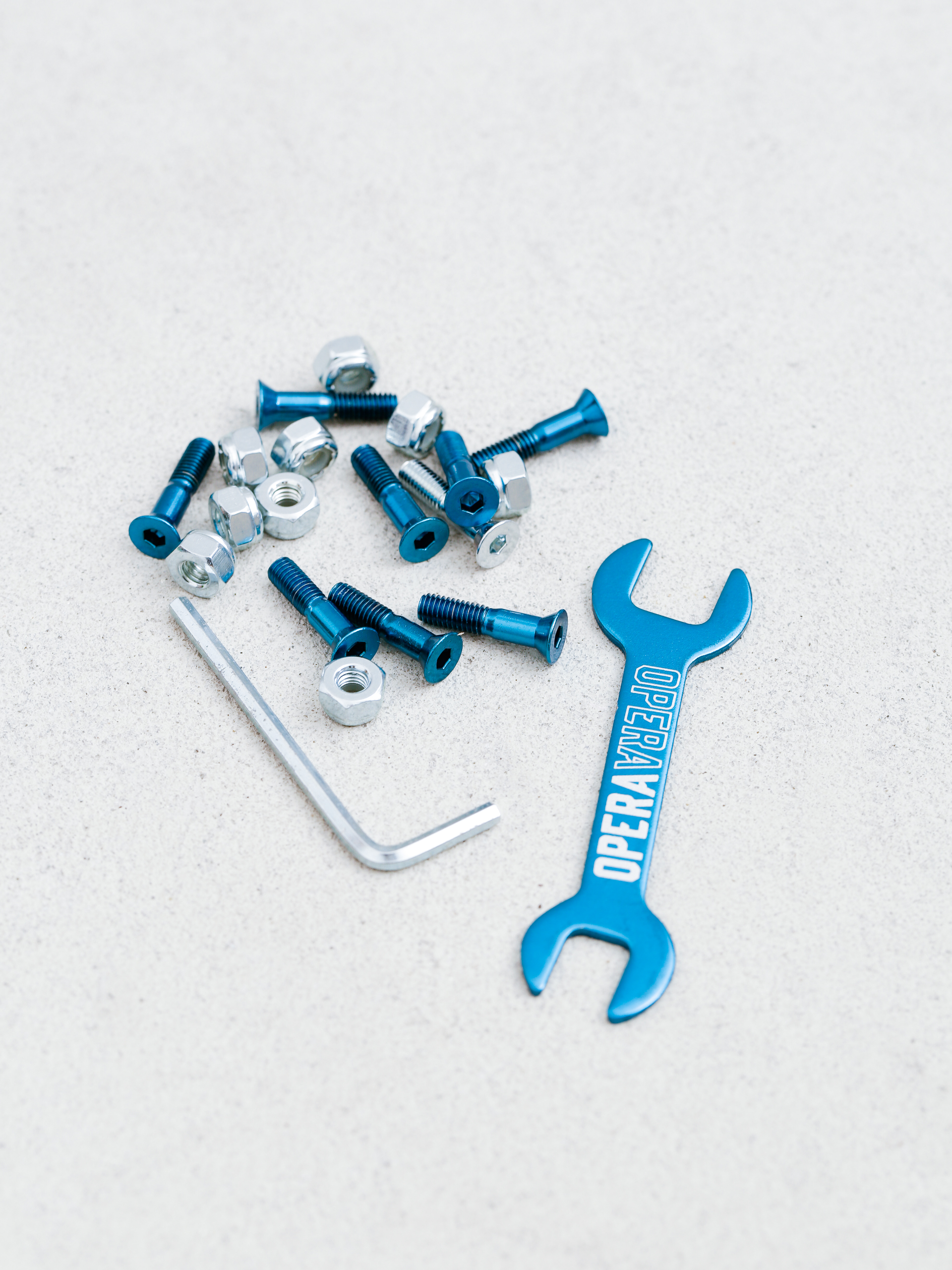 u0412u0438u043du0442u043eu0432u0435 Opera Allen Hardware (blue/silver)