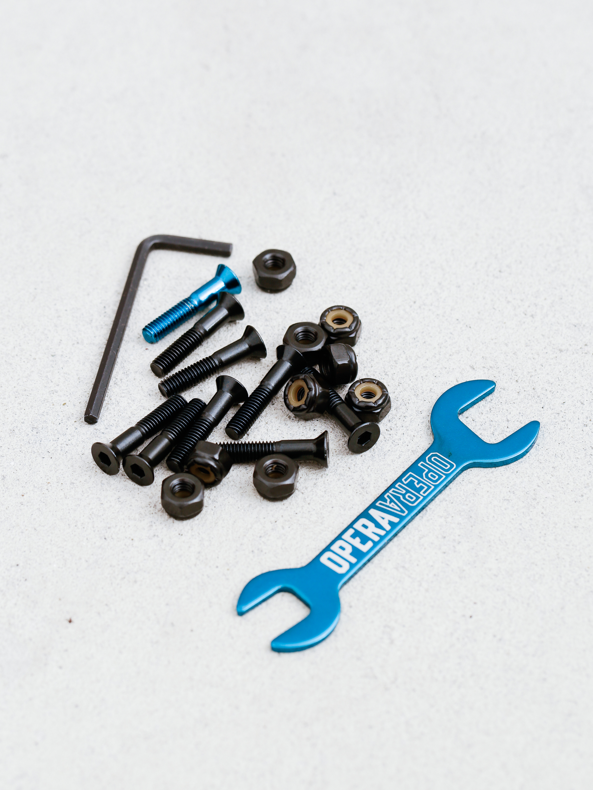 u0412u0438u043du0442u043eu0432u0435 Opera Allen Hardware (black/blue)