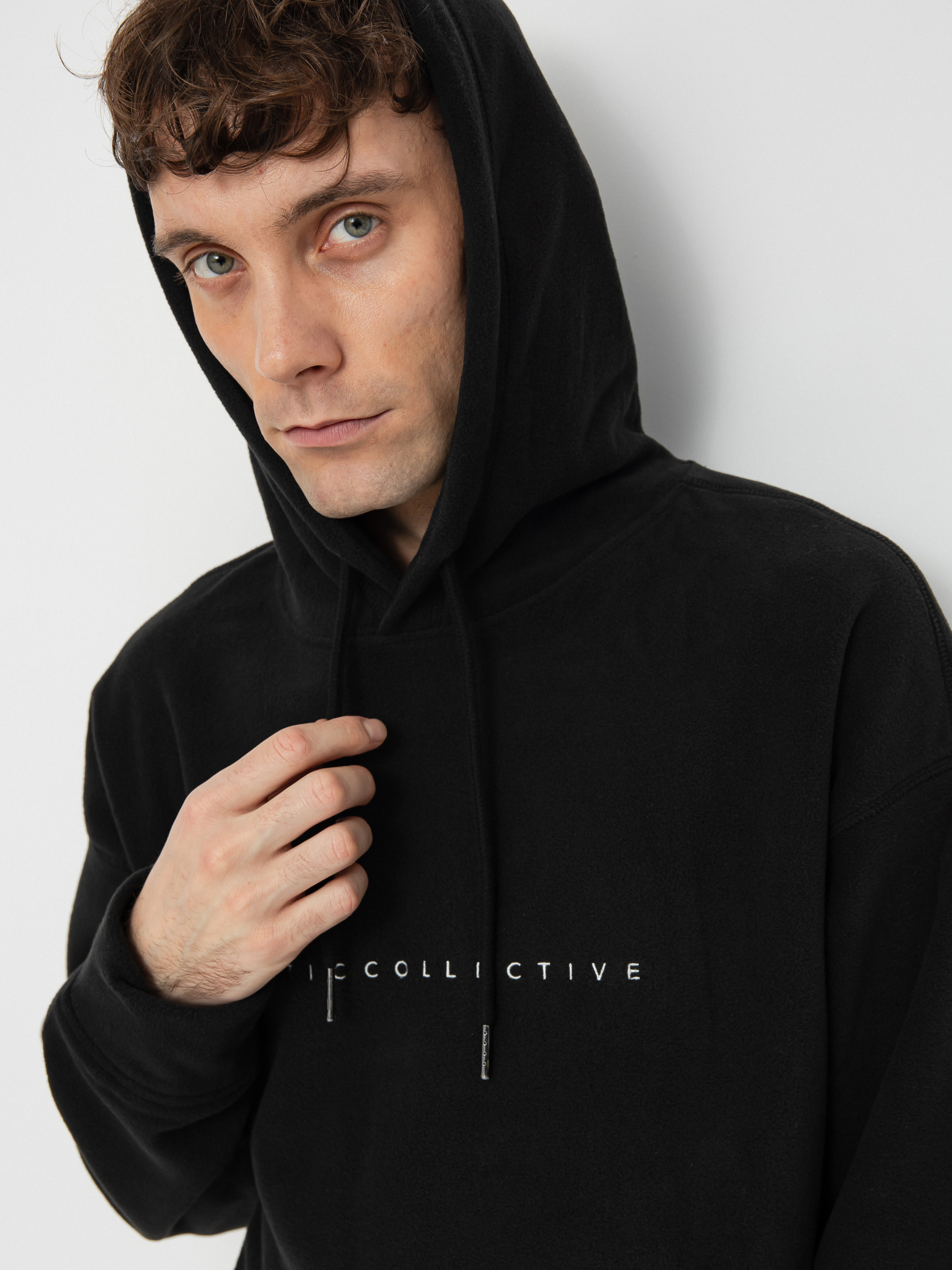 Суитшърт с качулка Poetic Collective Fleece HD (black)