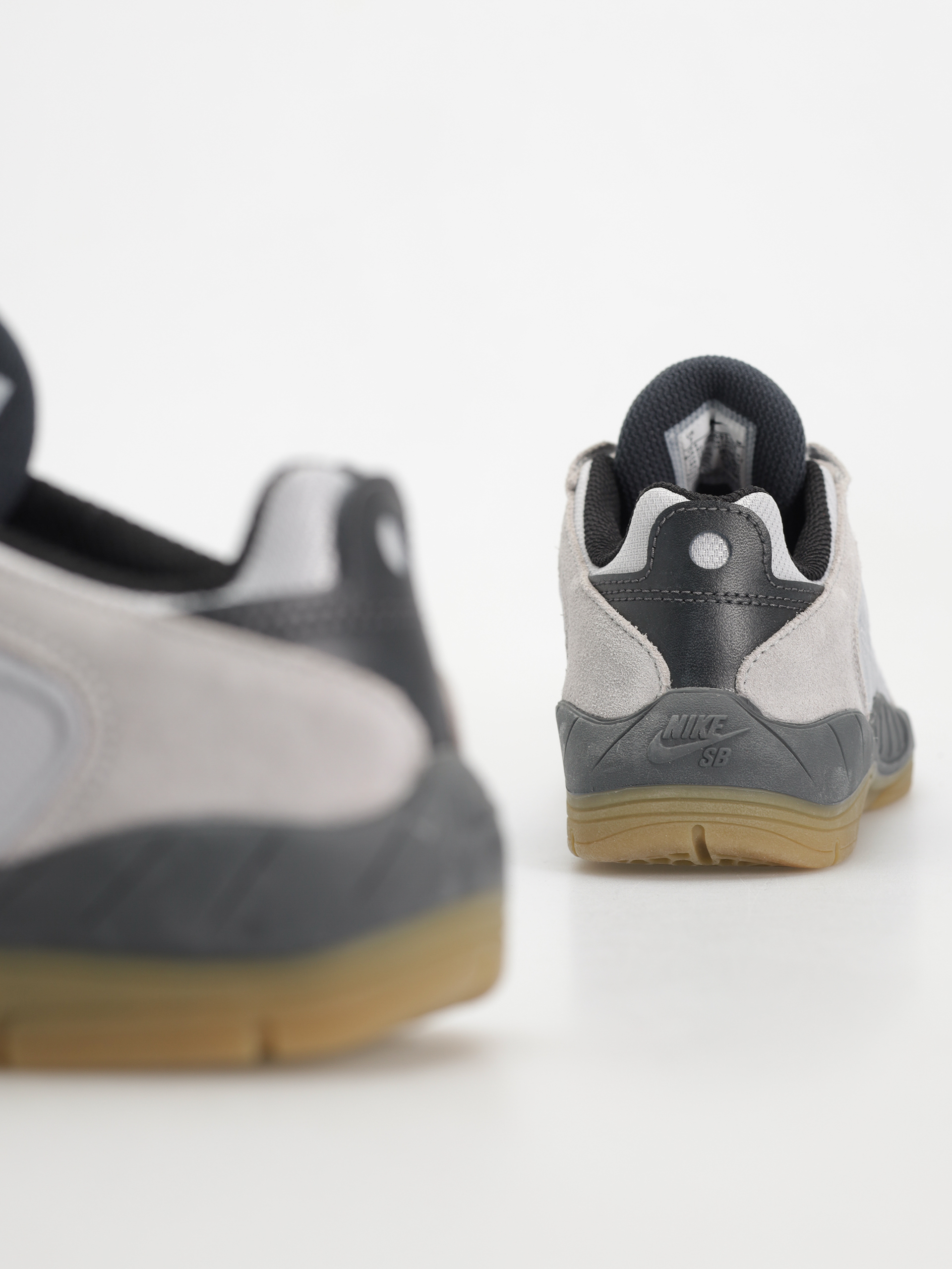 Обувки Nike SB Vertebrae (lt smoke grey/dark team red)