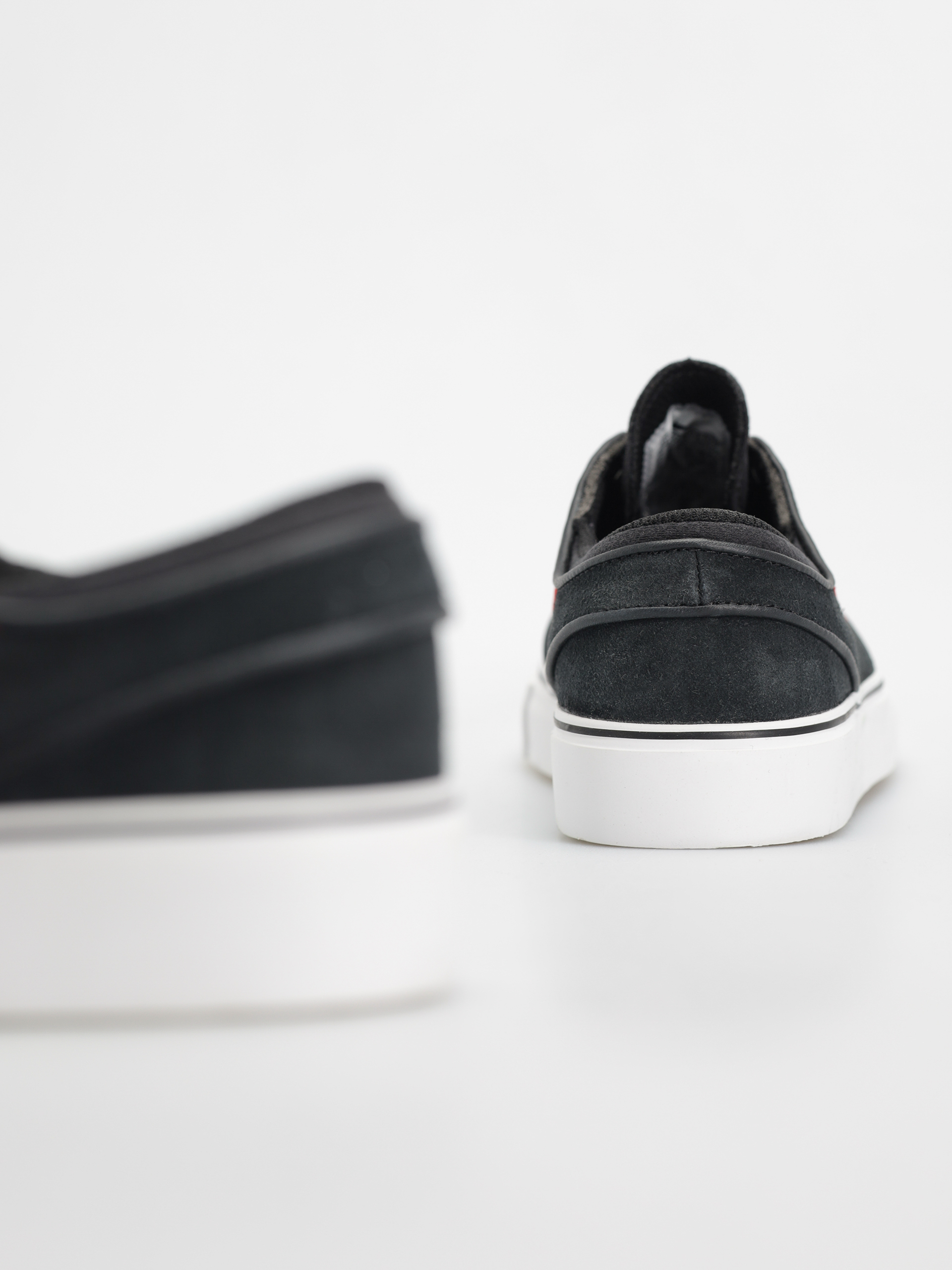 Обувки Nike SB Stefan Janoski JR (black/university red black summit white)