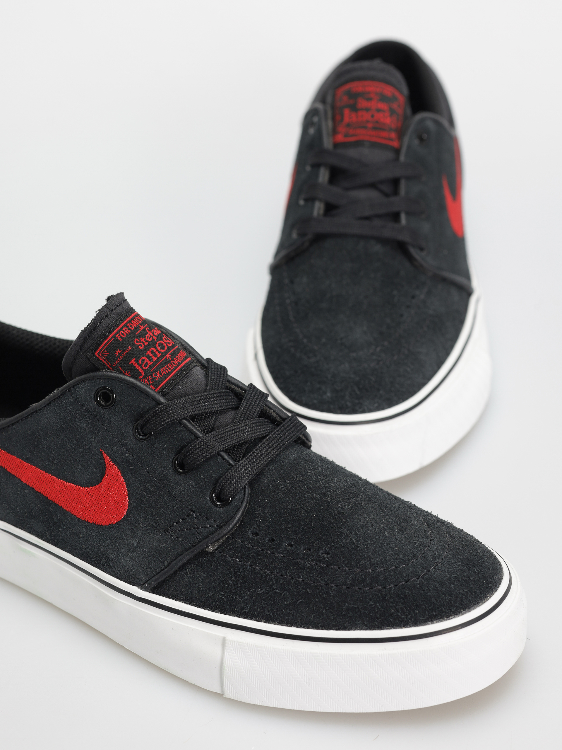 Обувки Nike SB Stefan Janoski JR (black/university red black summit white)