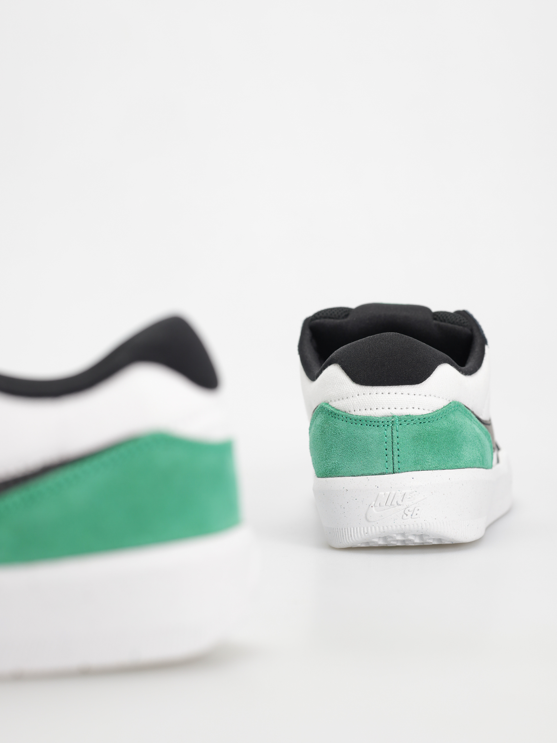 Обувки Nike SB Force 58 (white/black stadium green white)