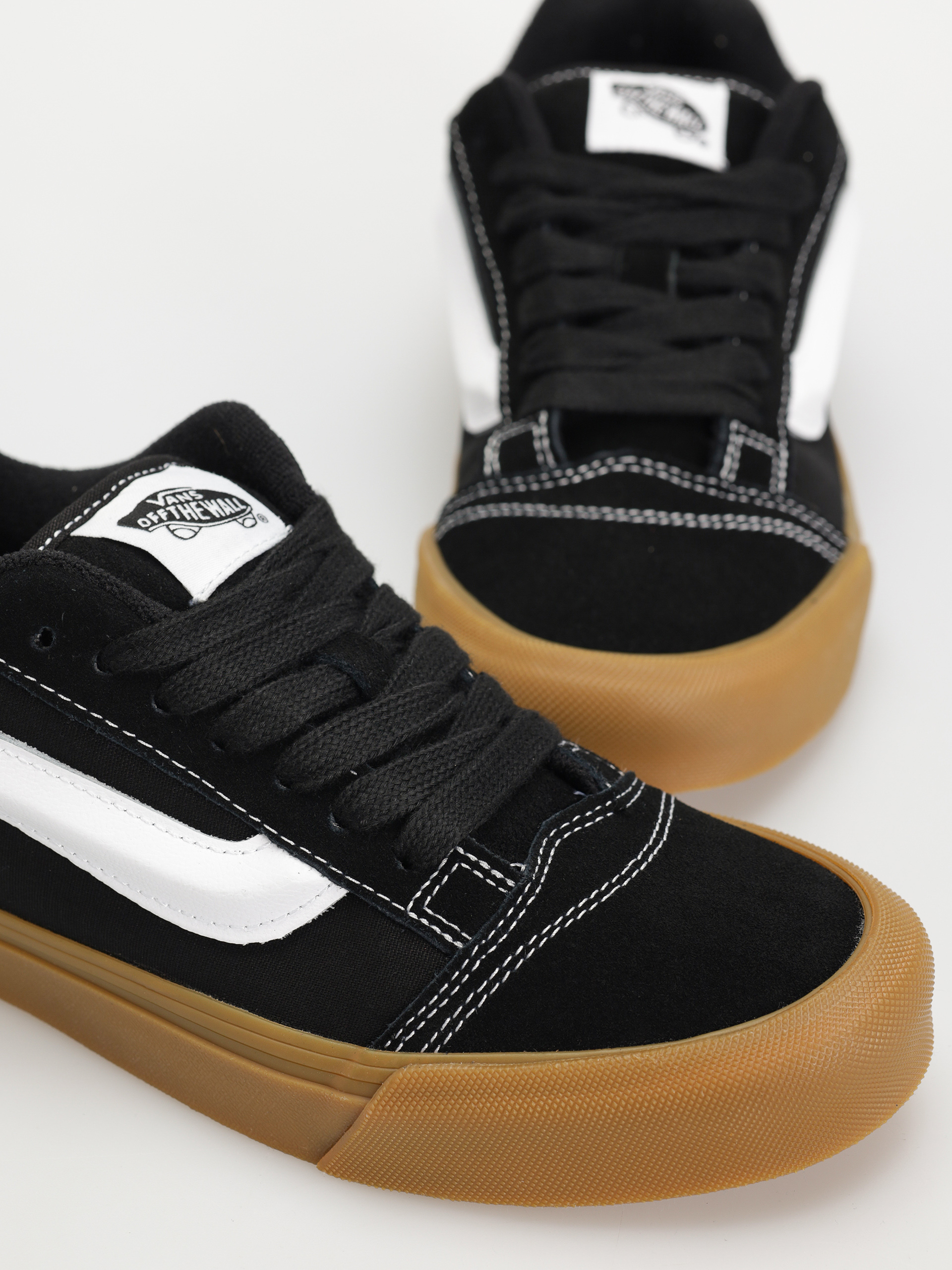 Обувки Vans Knu Skool (black/gum)