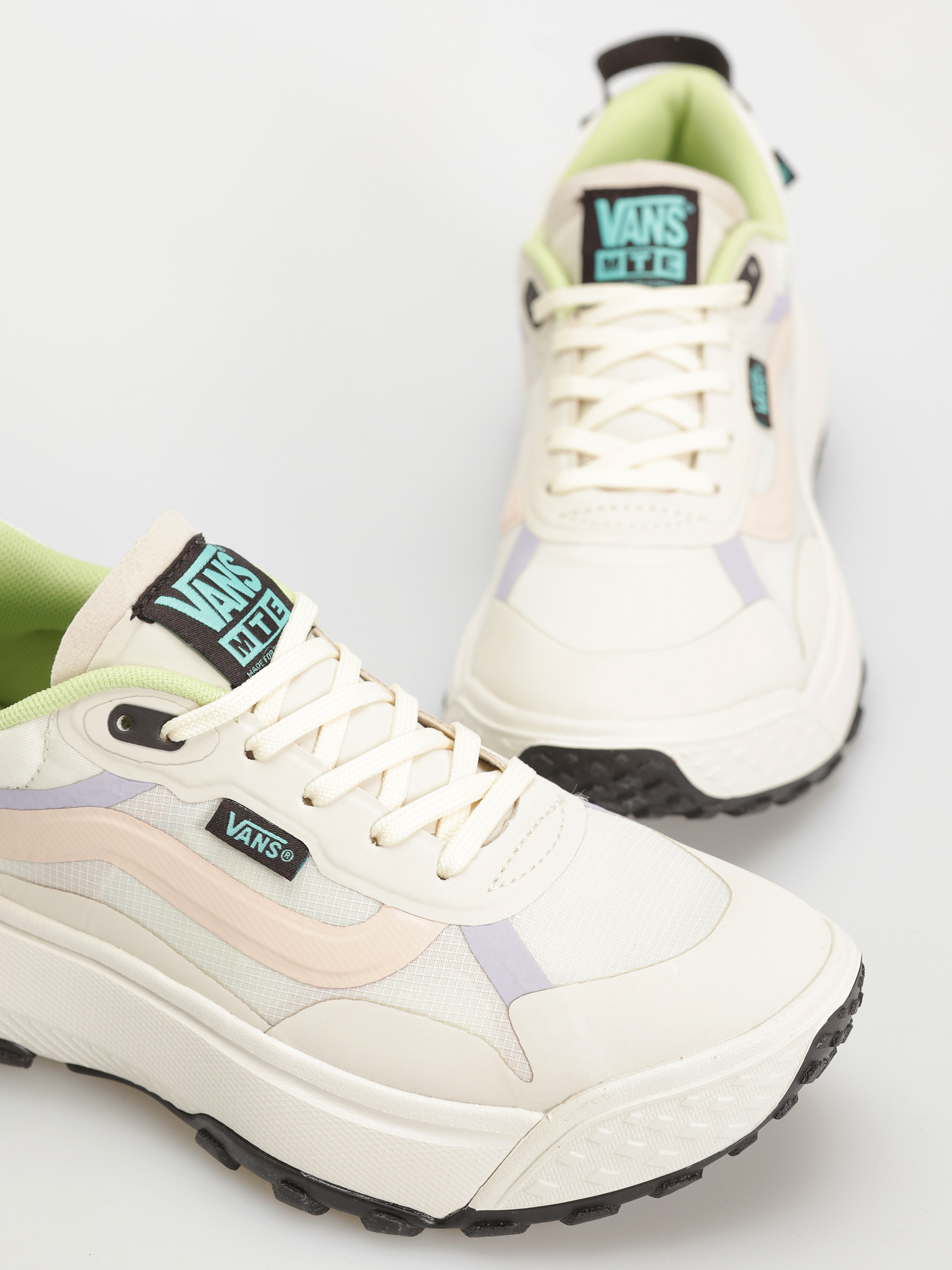 Обувки Vans Mte Crosspath (natural/multi)