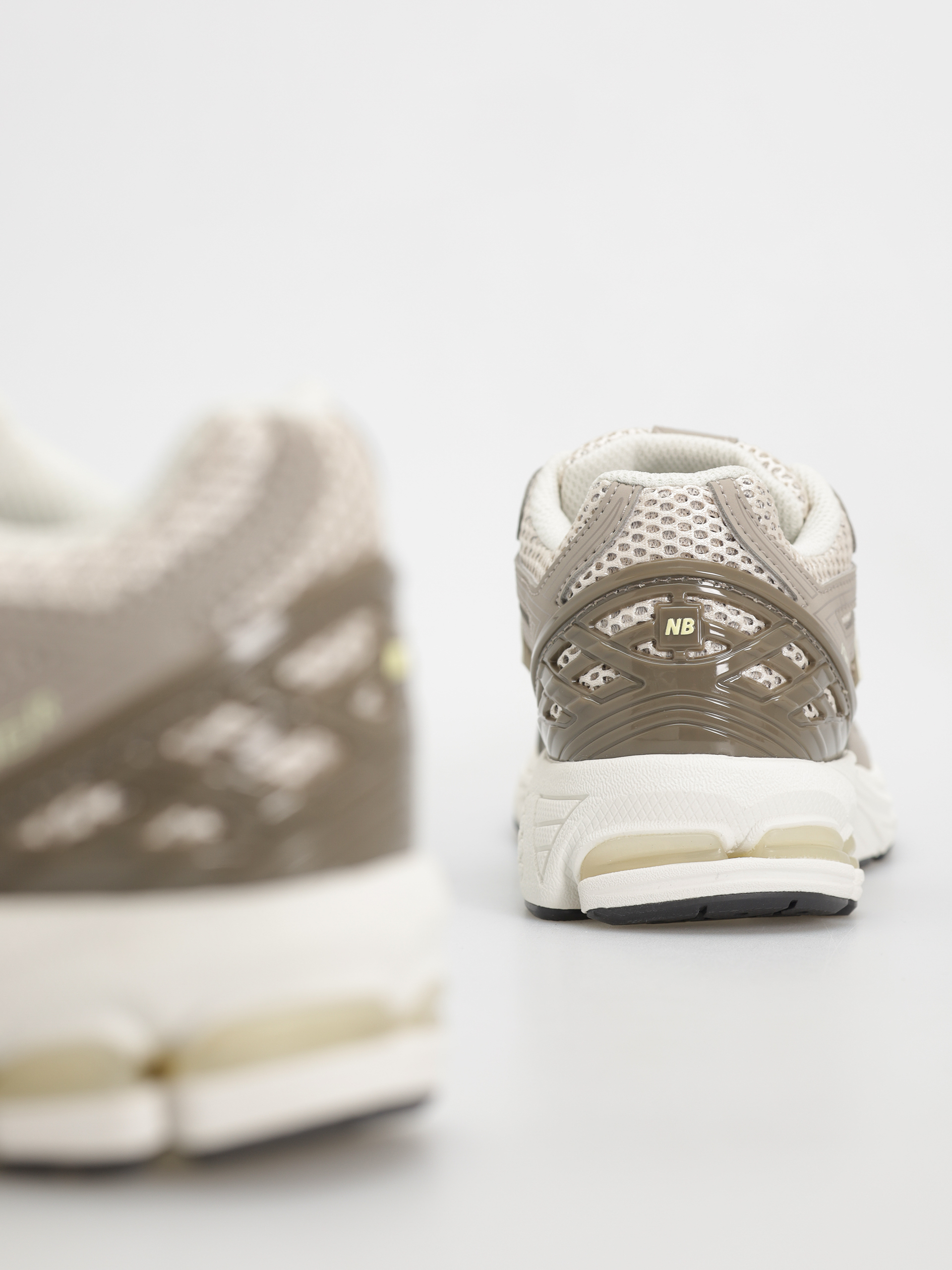 Обувки New Balance 1906 JR (arid stone)