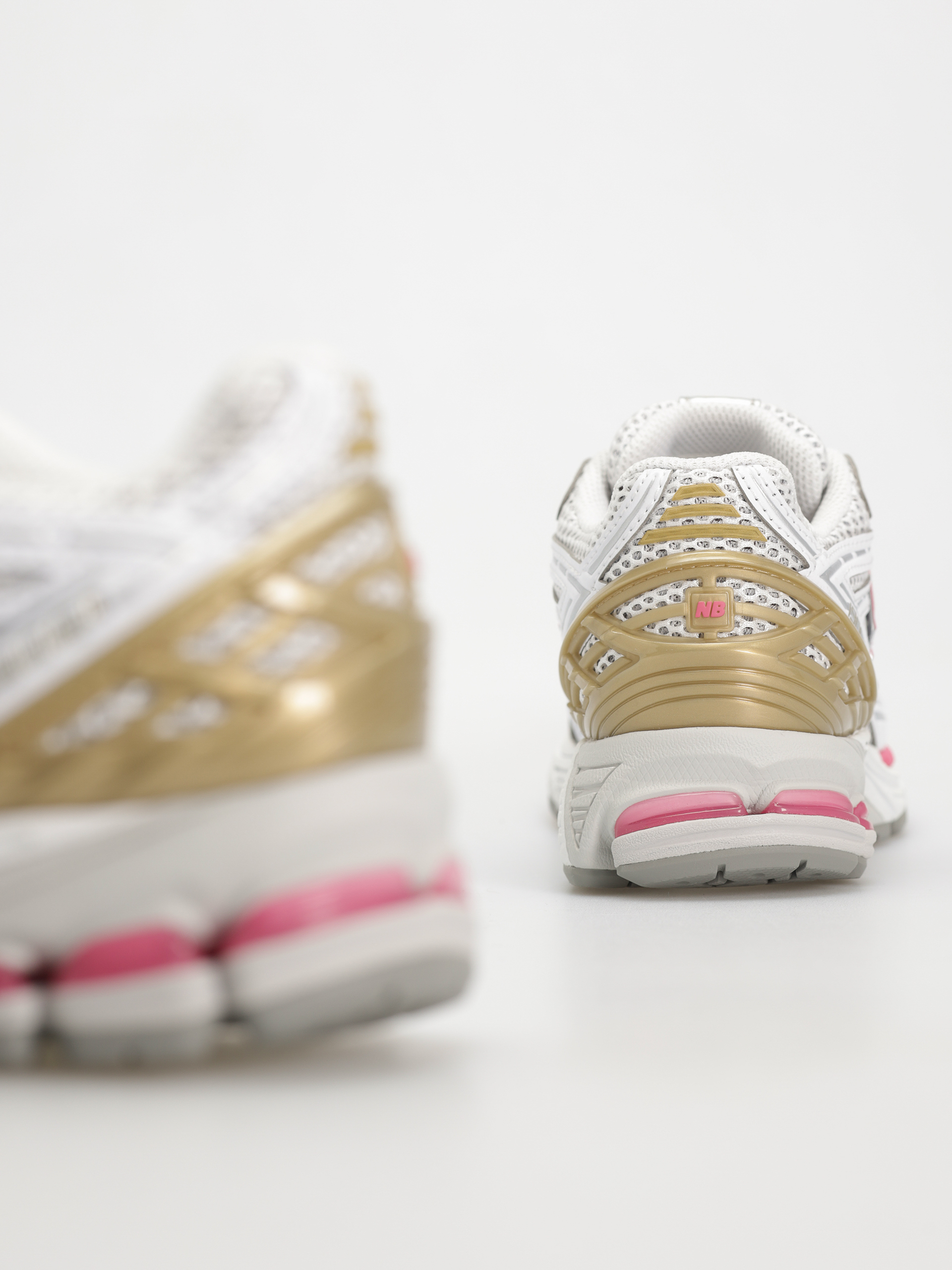 Обувки New Balance 1906 (silver metallic)