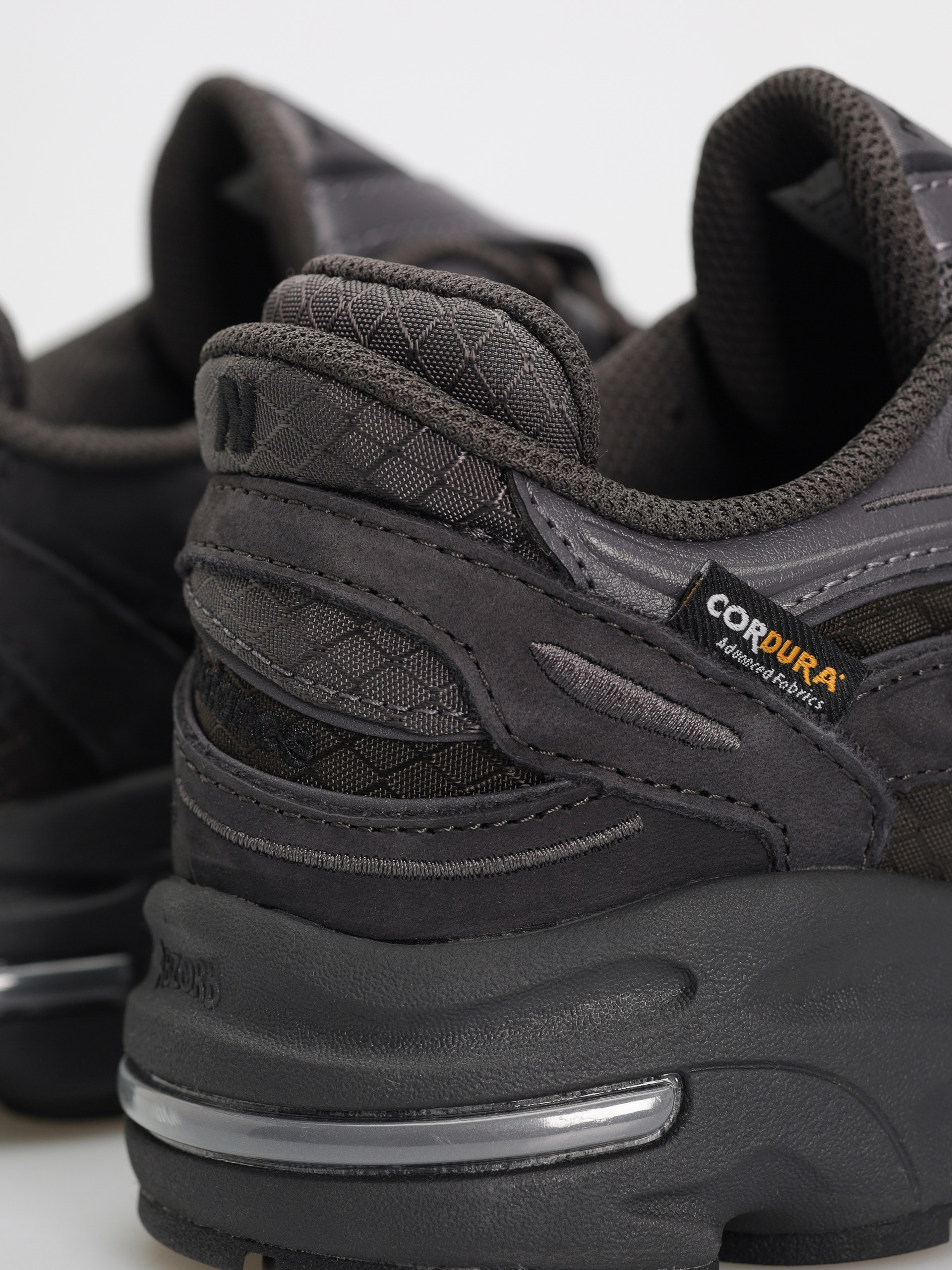 Обувки New Balance 1000 (black cement)