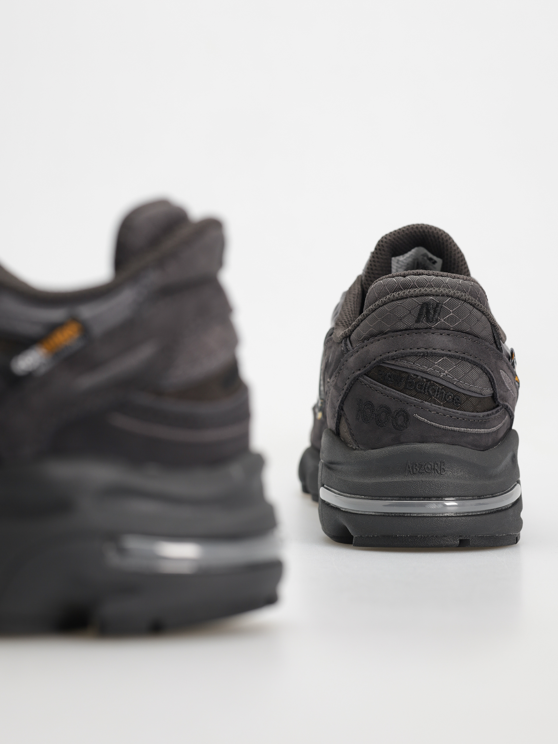 Обувки New Balance 1000 (black cement)