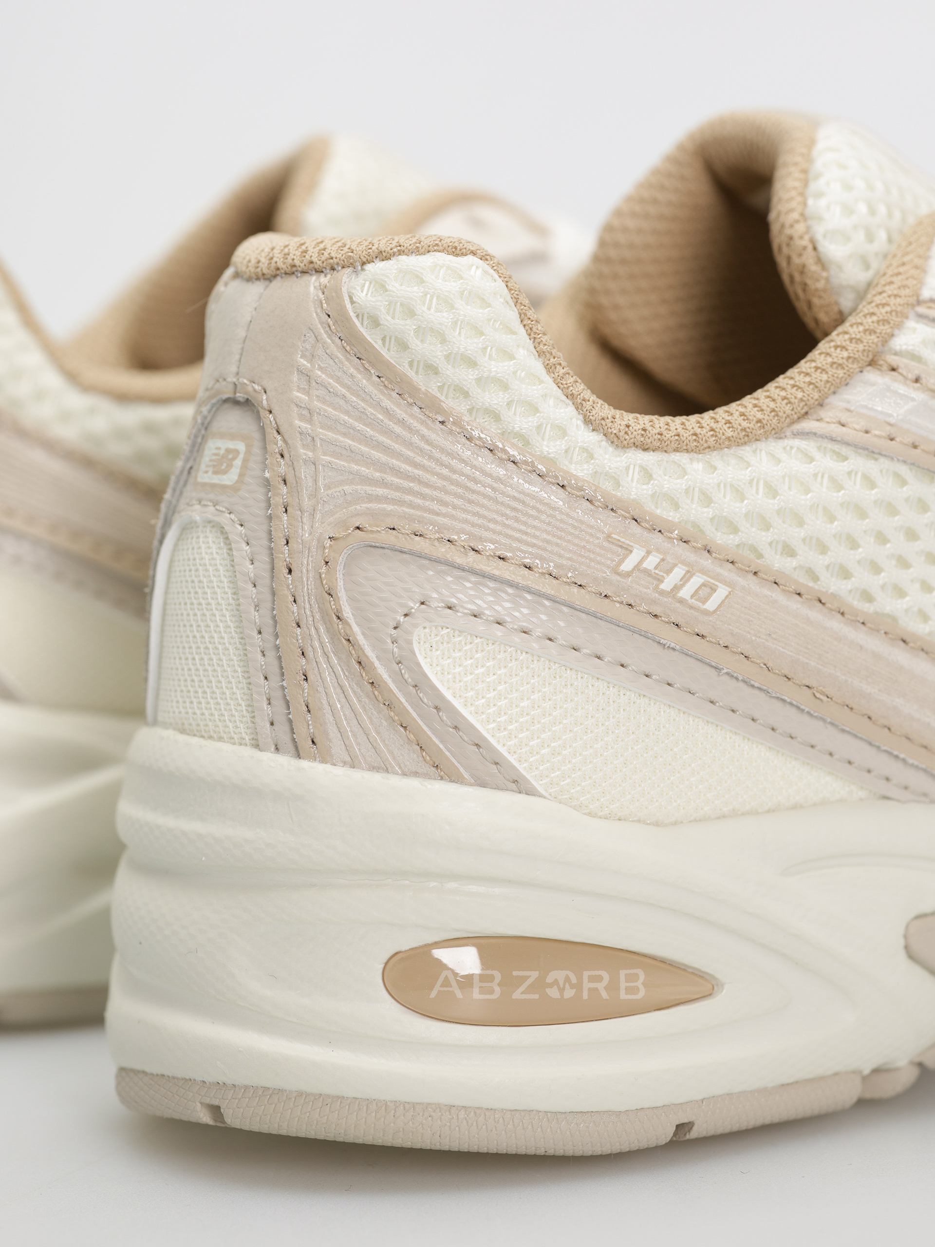 Обувки New Balance 740 (incense)