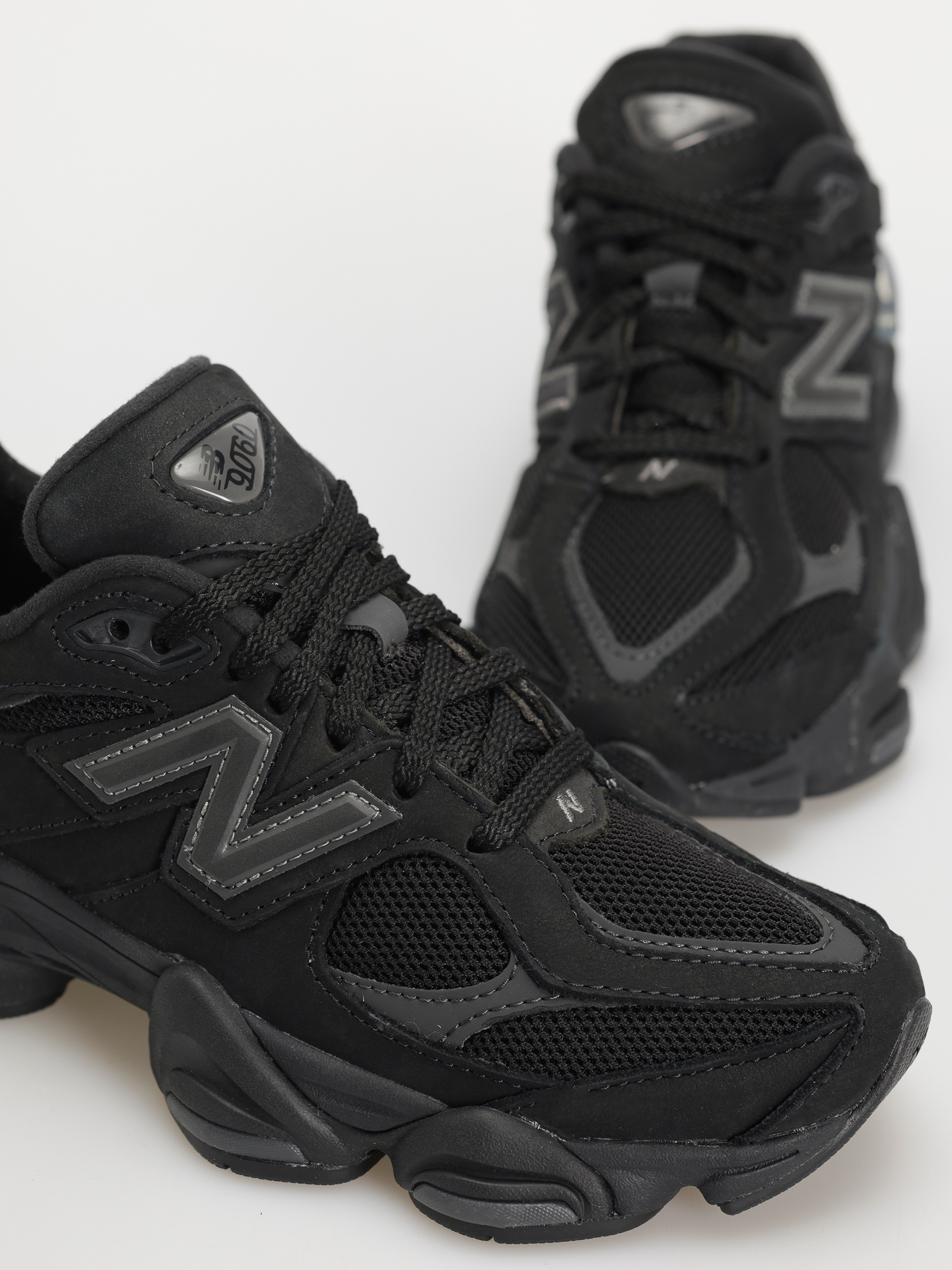 Обувки New Balance 9060 (black)