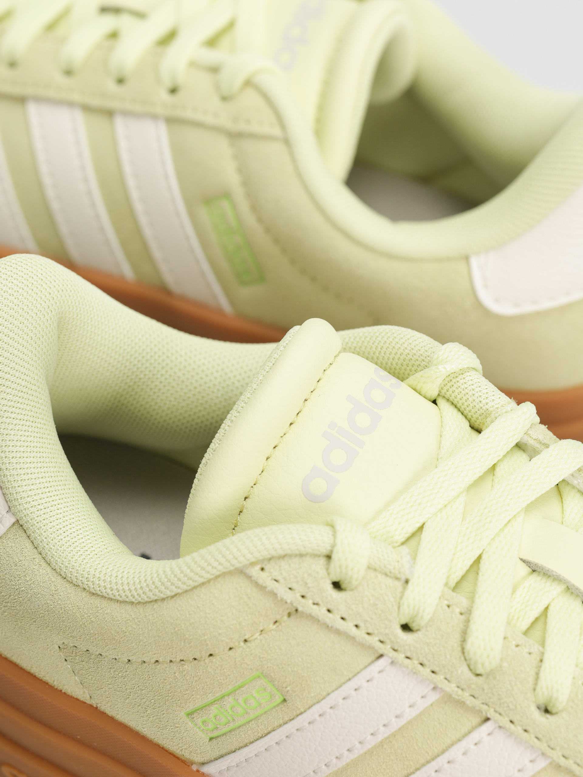 Обувки adidas Vl Court Bold Wmn (iceyel/owhite/luclem)