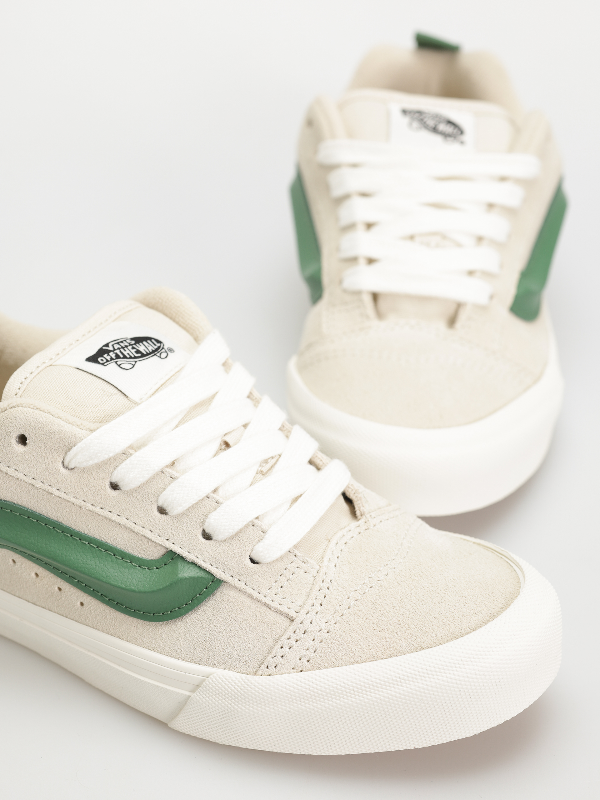 Обувки Vans Knu Skool (vintage suede white/multi)