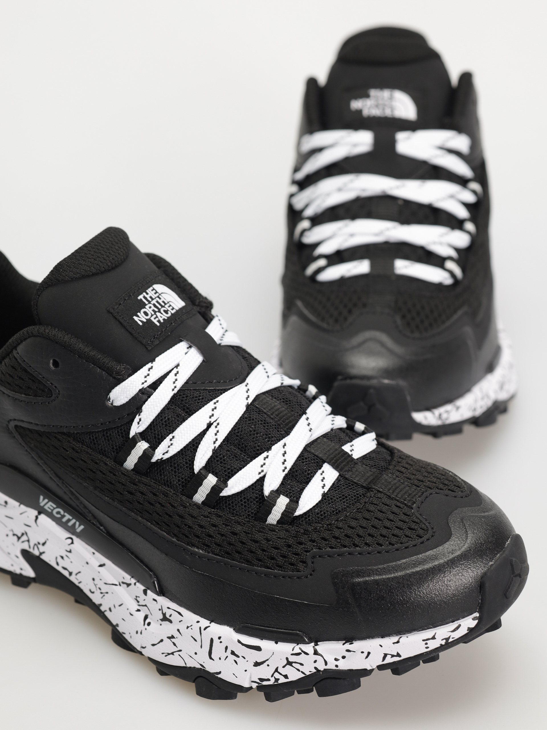 Обувки The North Face Vectiv Taraval Wmn (tnf black/tnf white)