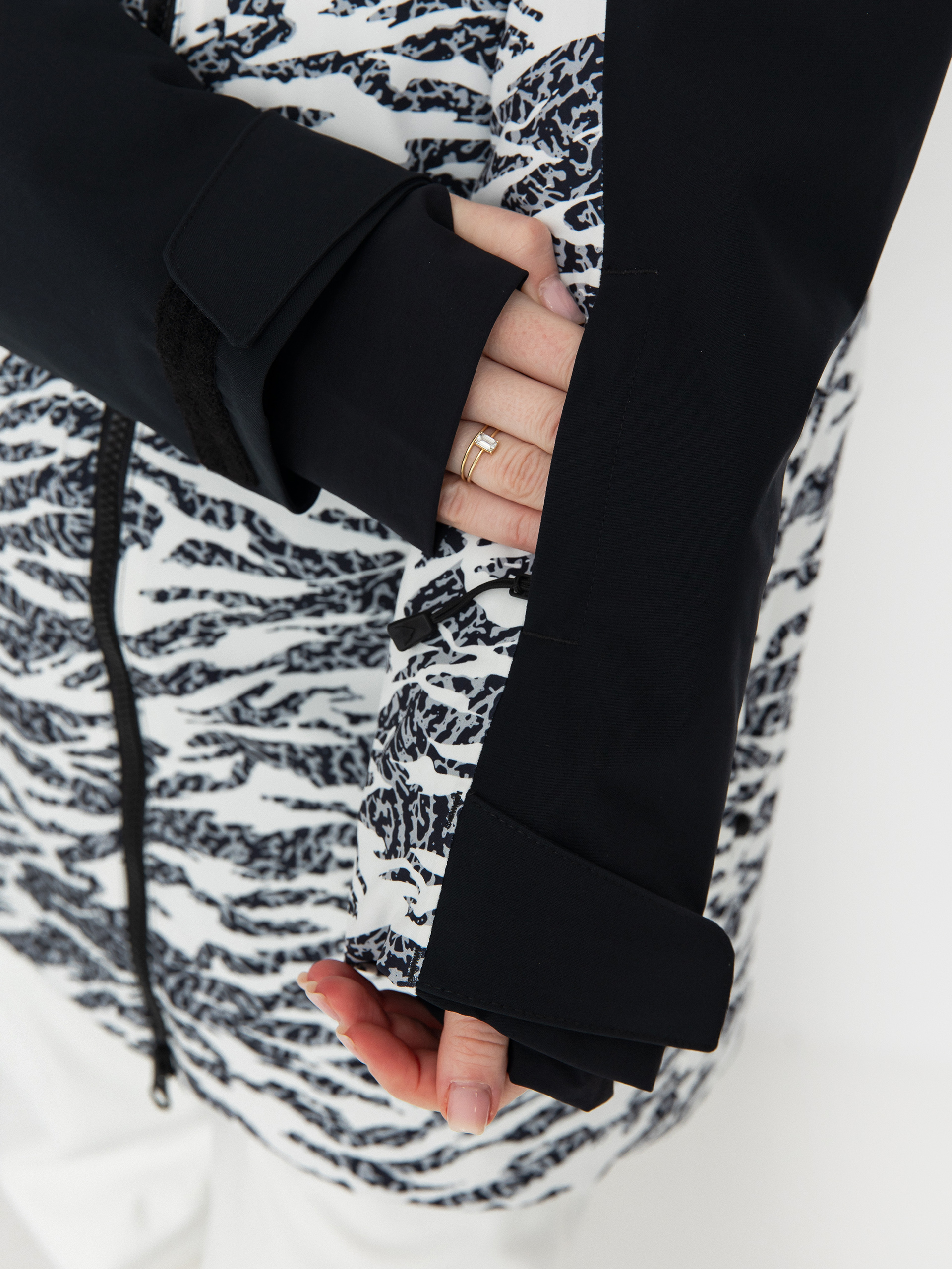 Дамска Сноуборд яке Burton Prowess 2.0 (true black/zebra camo)