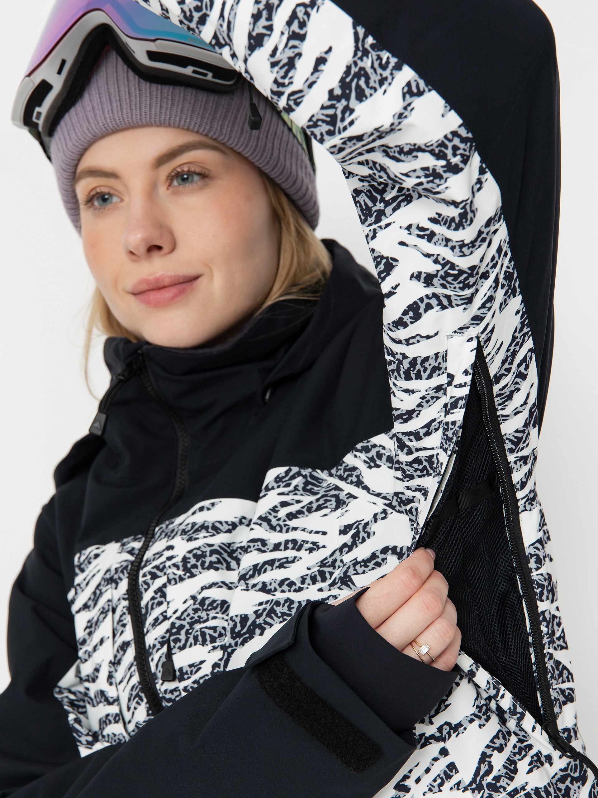 Дамска Сноуборд яке Burton Prowess 2.0 (true black/zebra camo)