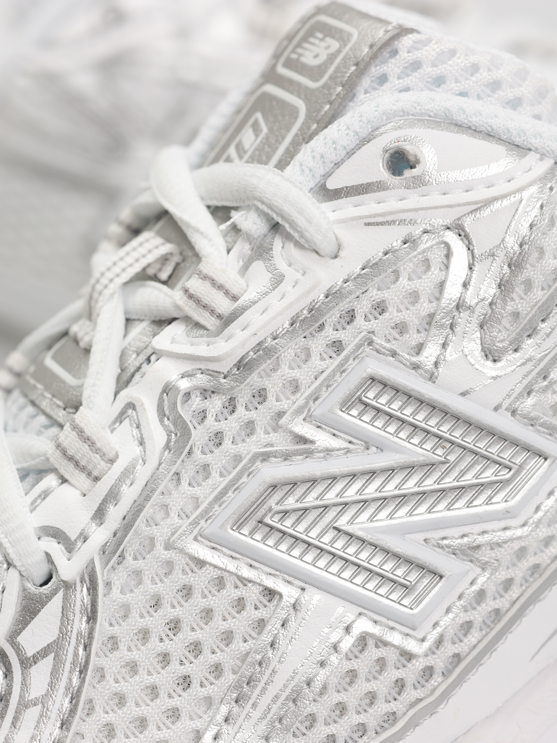 Обувки New Balance 740 (white)