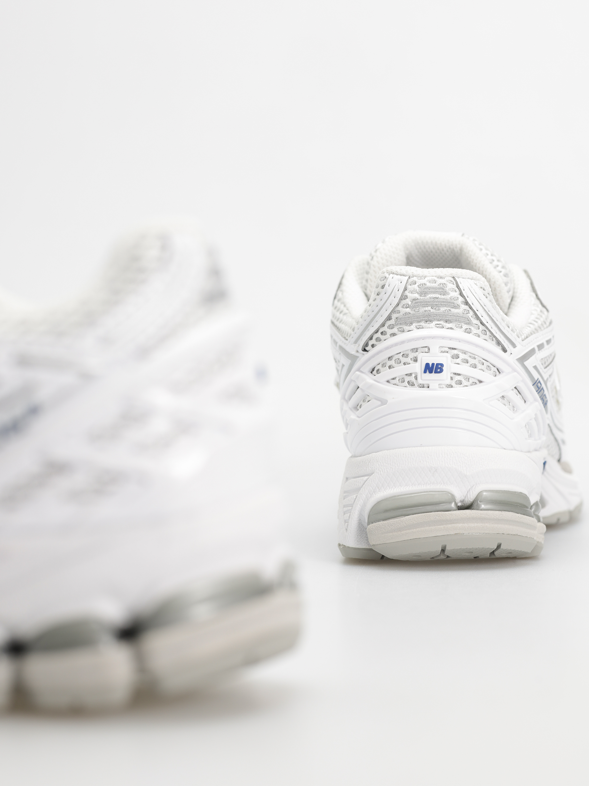 Обувки New Balance 1906 (white)