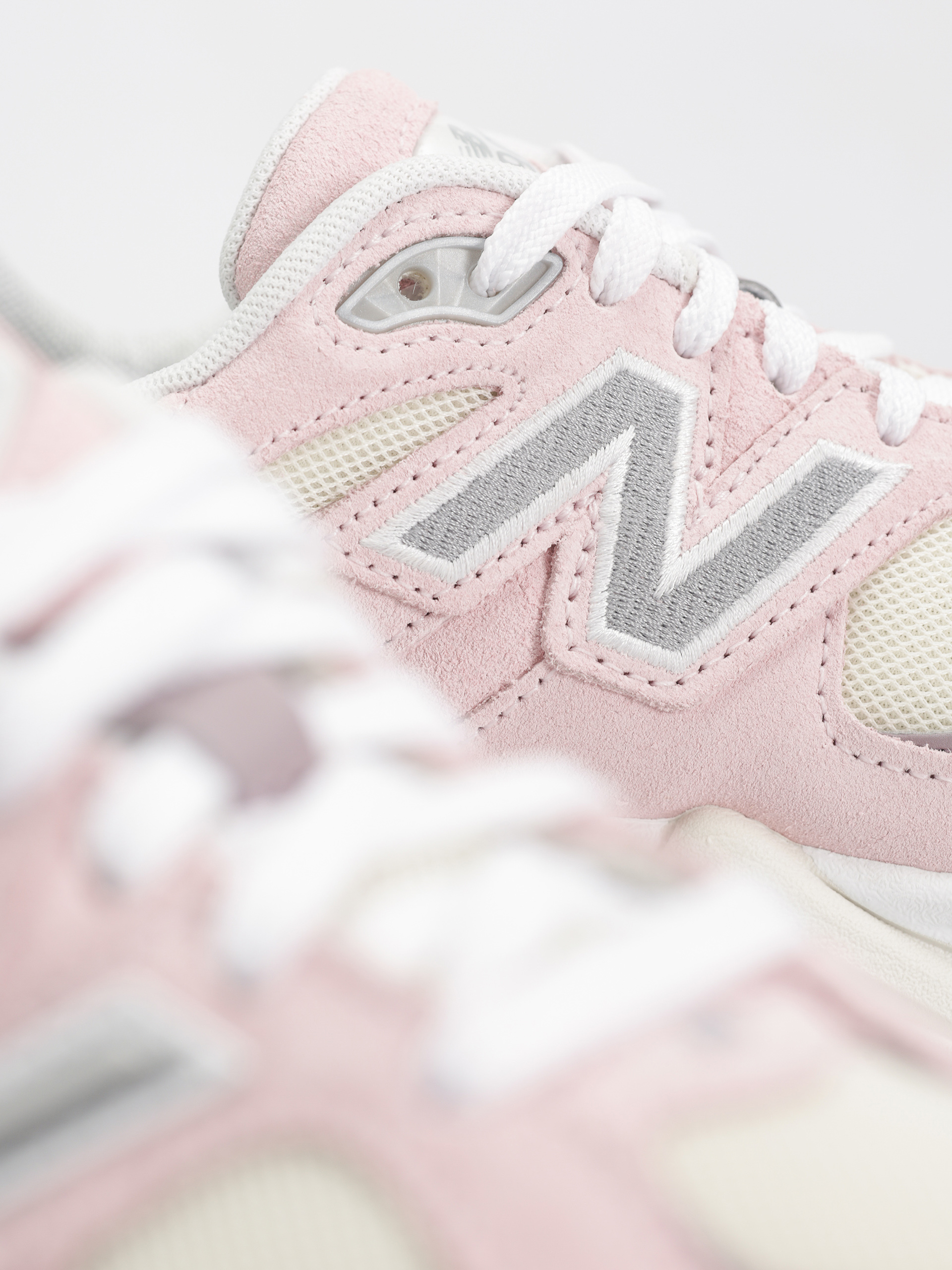 Обувки New Balance 9060 JR (rose sugar)