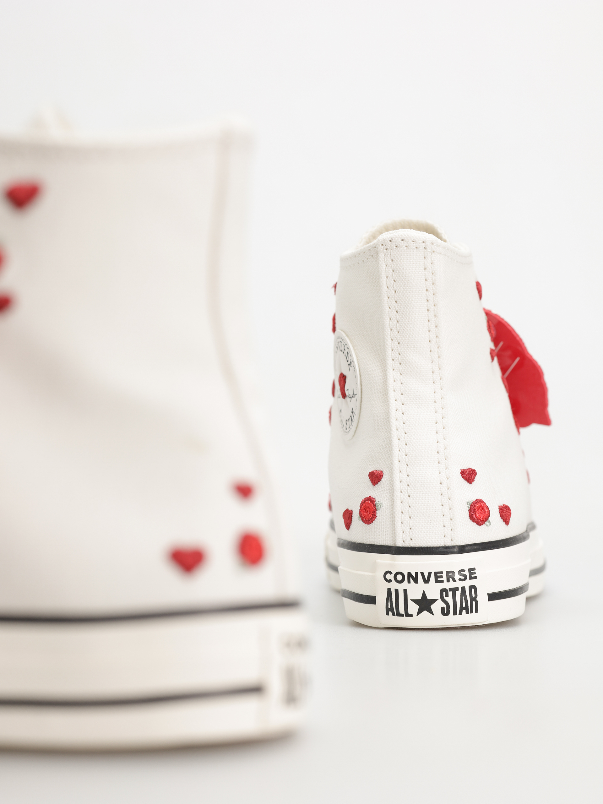 Кецове Converse Chuck Taylor All Star Hi Wmn (vintage white/red/egret)