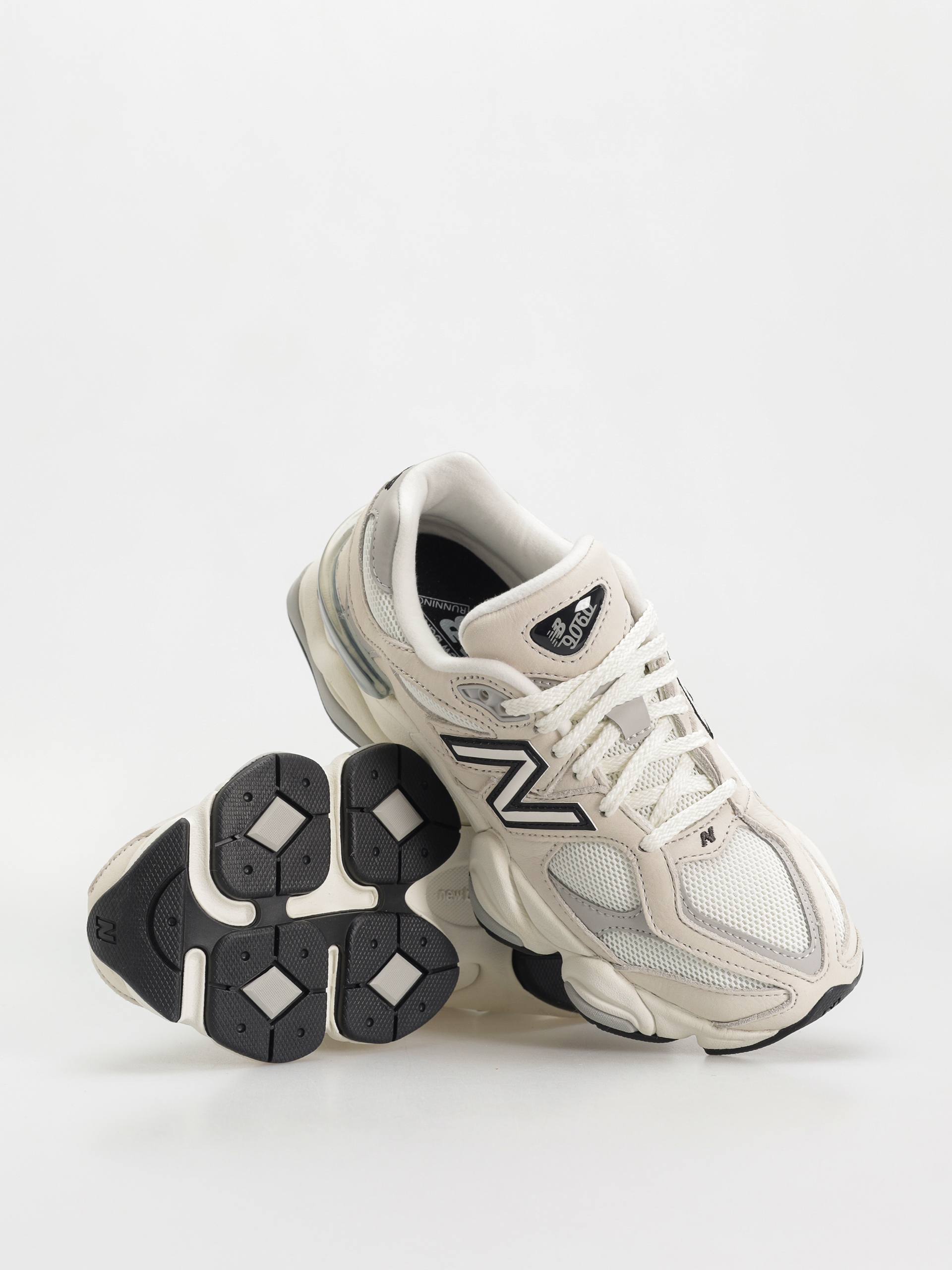 Обувки New Balance 9060 (sea salt)