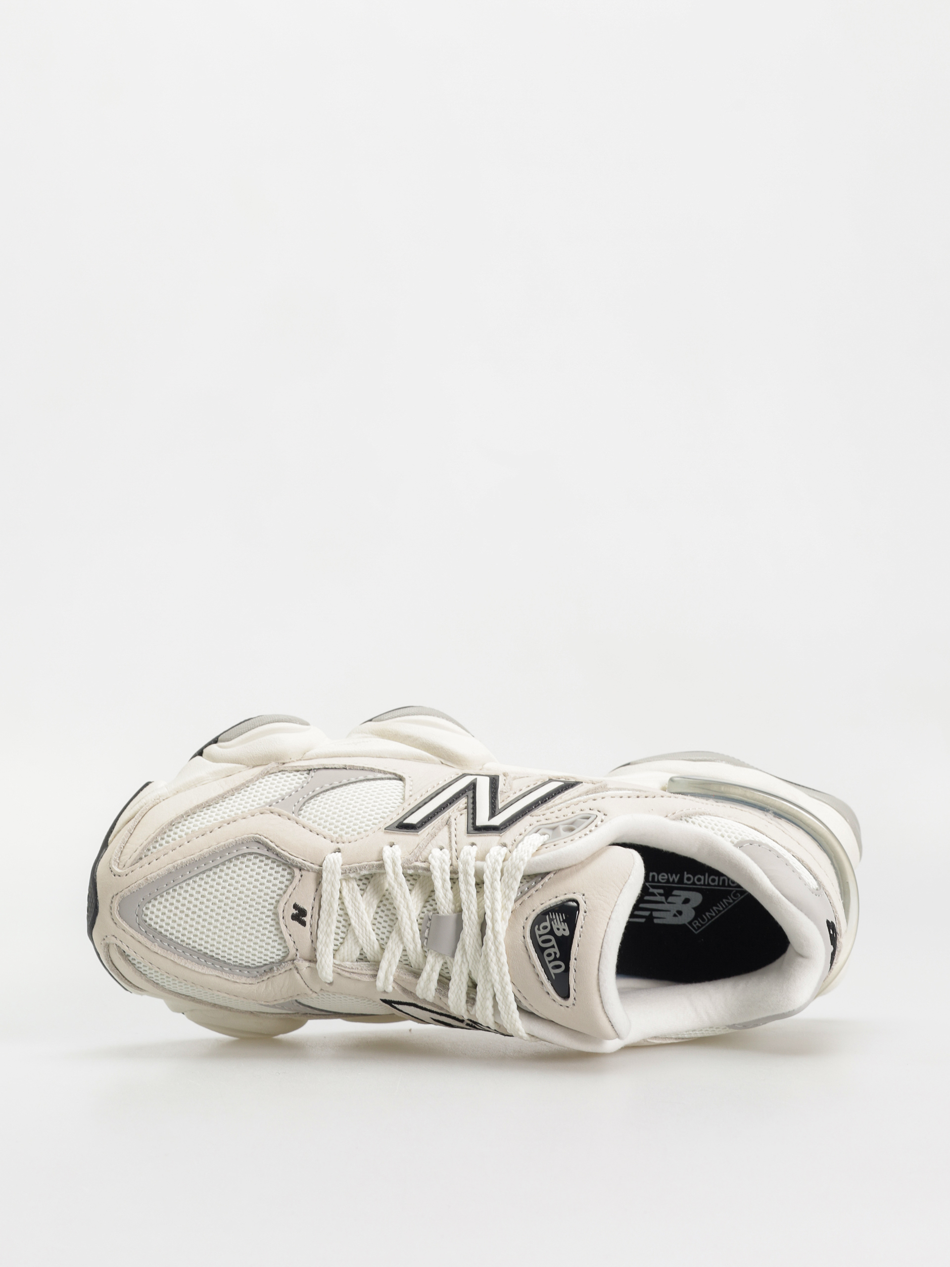 Обувки New Balance 9060 (sea salt)