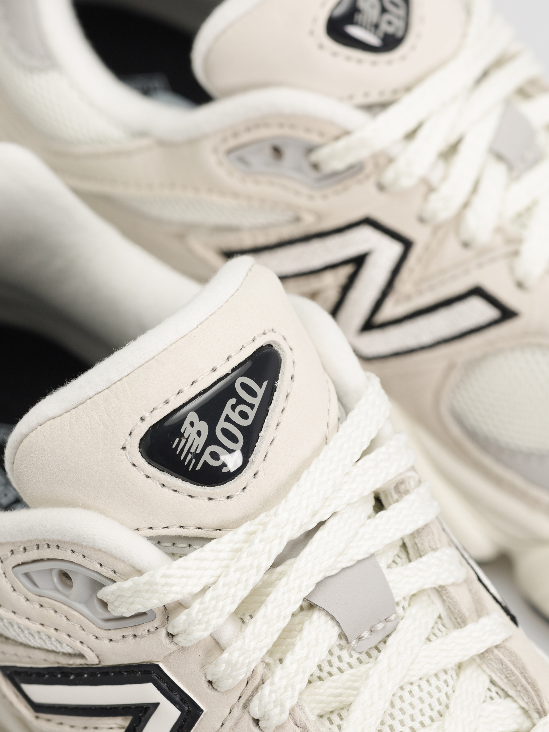 Обувки New Balance 9060 (sea salt)