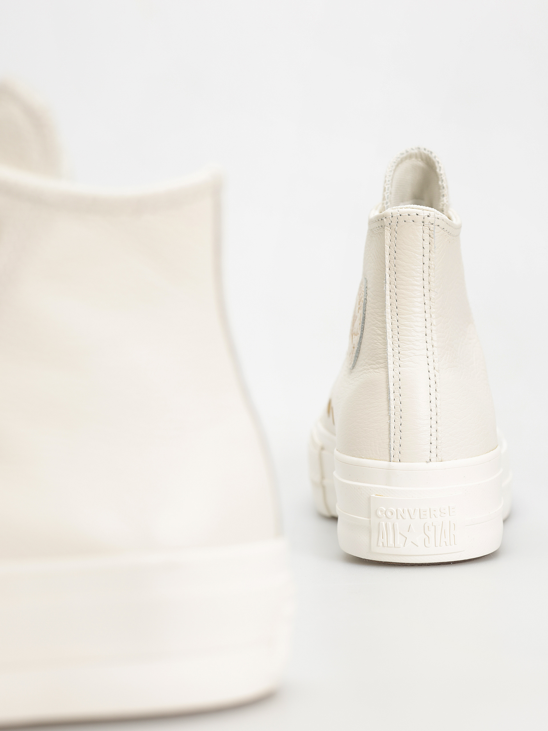 Кецове Converse Chuck Taylor All Star Lift Hi Wmn (egret/egret/gold)