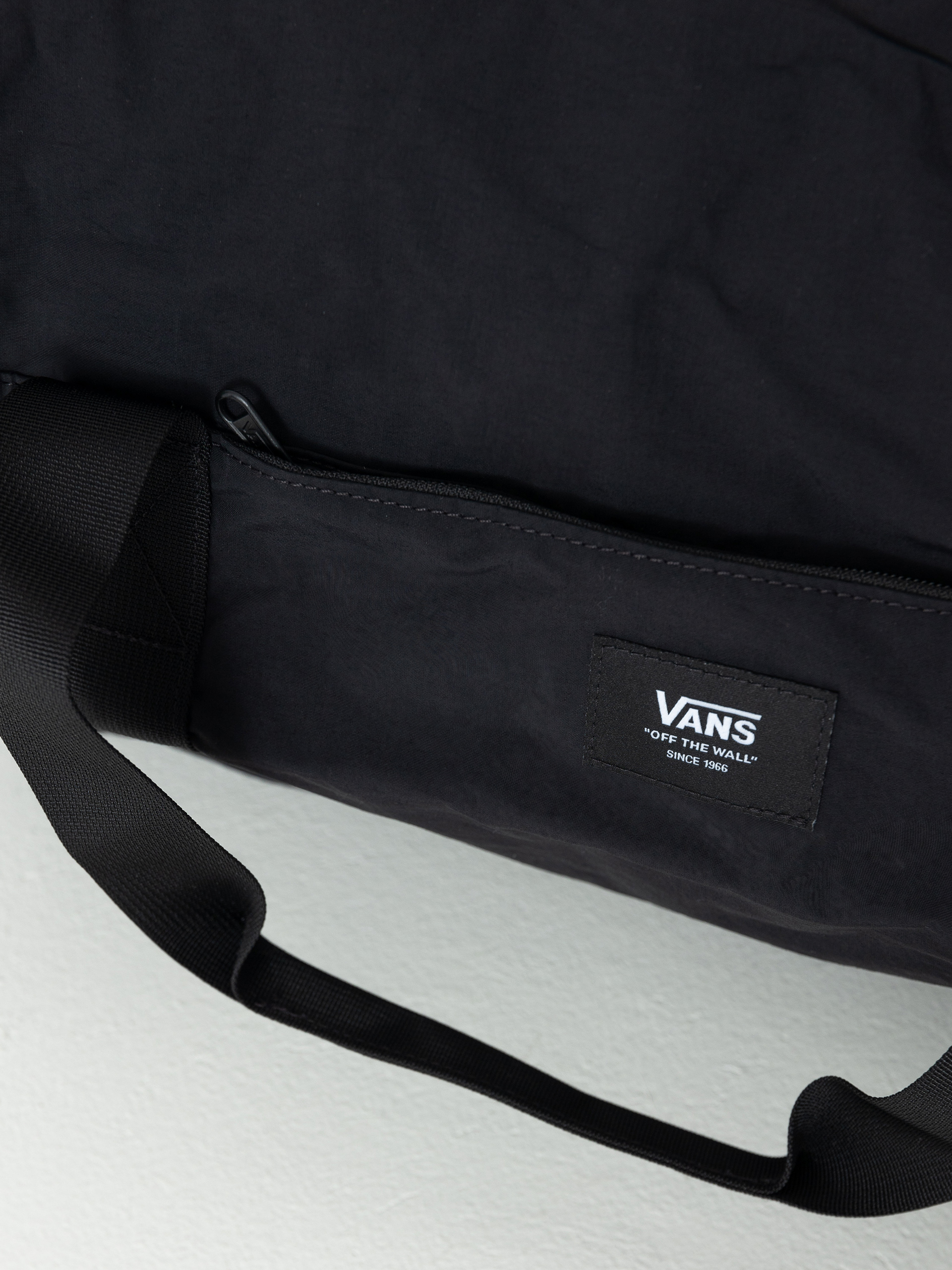 Чанта Vans Barreled Duffel (black)