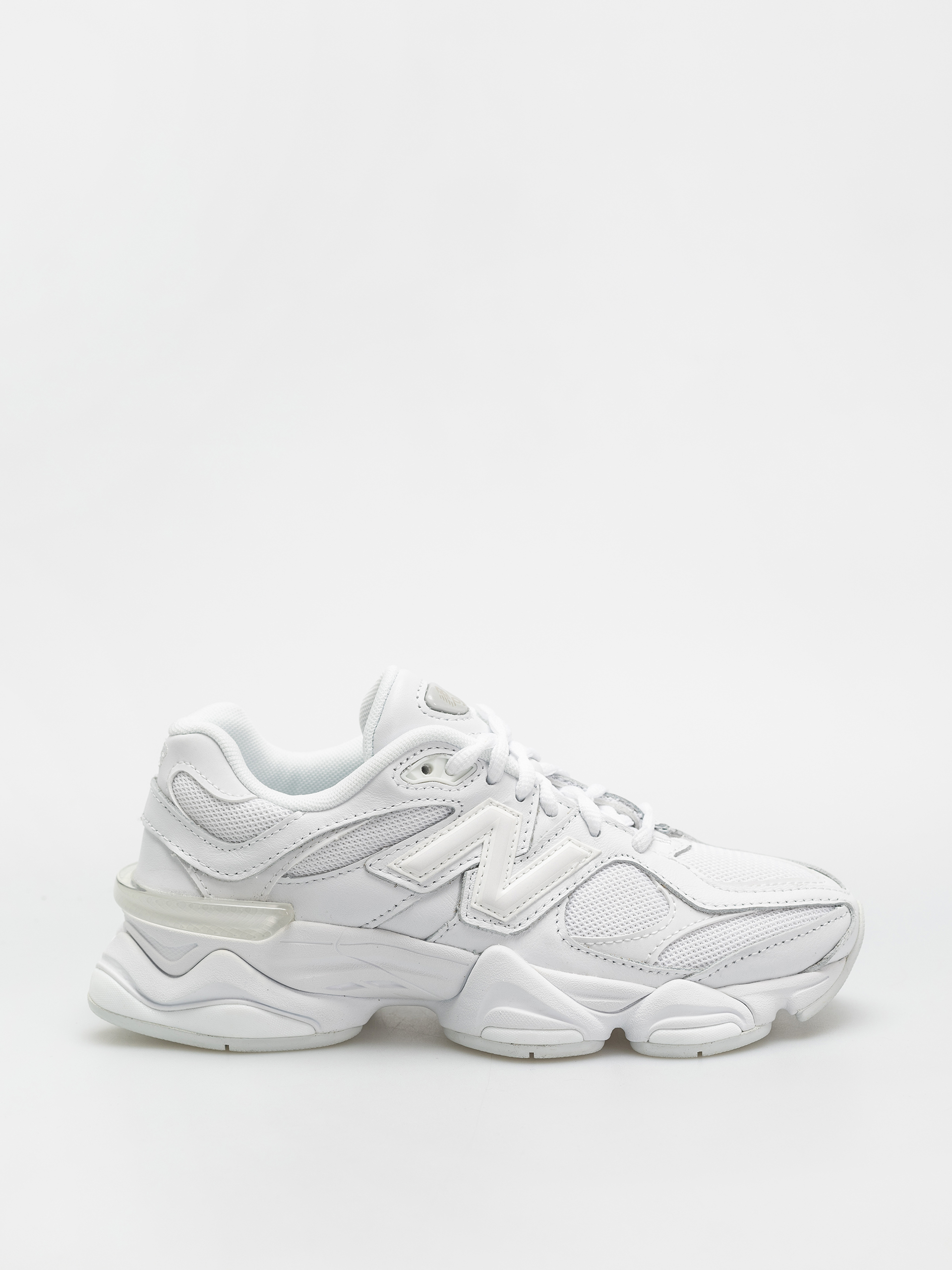 u041eu0431u0443u0432u043au0438 New Balance 9060 (triple white)
