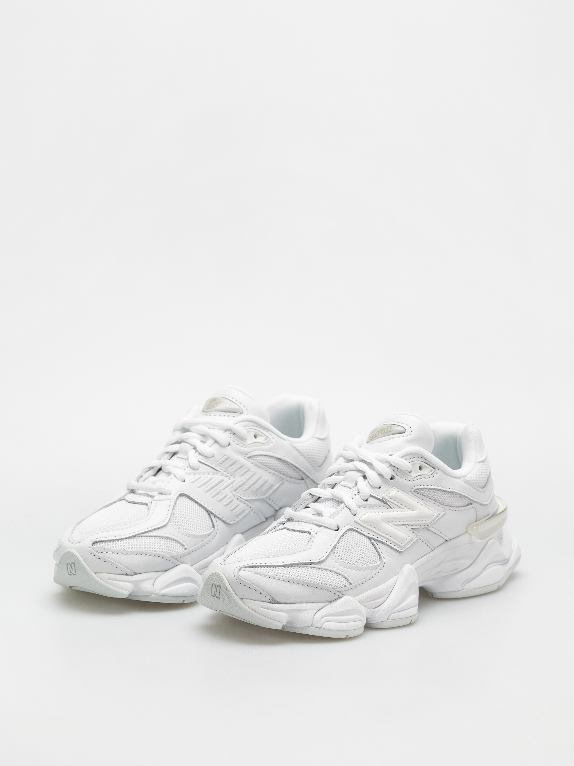 Обувки New Balance 9060 (triple white)
