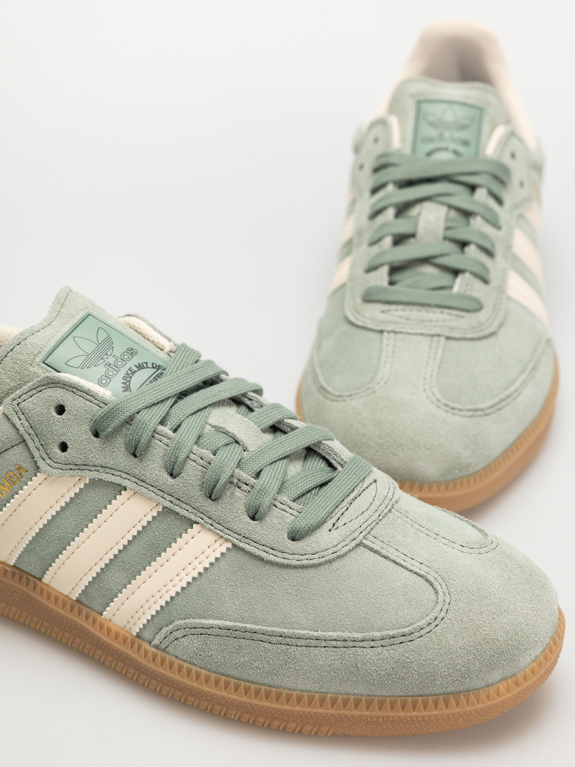 Обувки adidas Samba Adv (silgrn/wonwhi/goldmt)