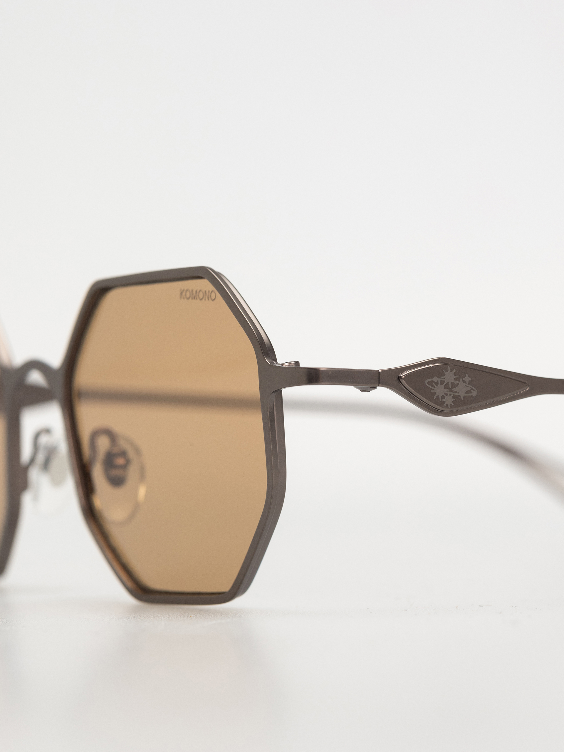 Слънчеви очила Komono Jean Expedition (space grey)