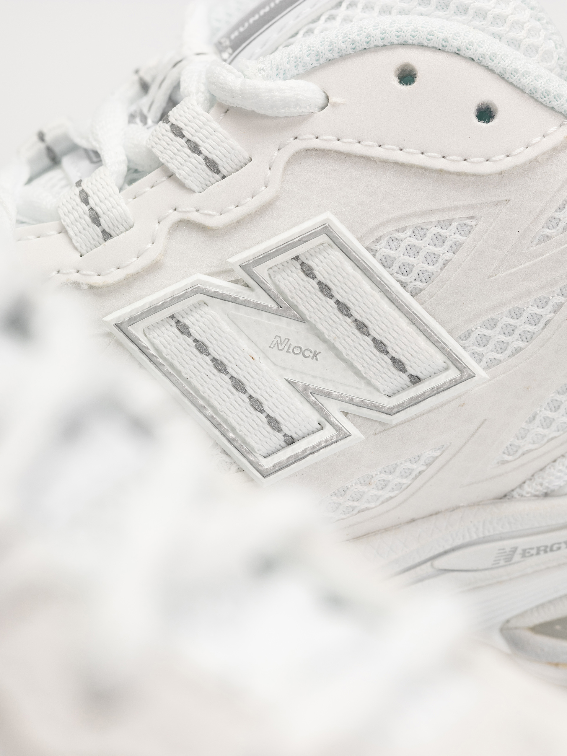 Обувки New Balance 1906 (white)