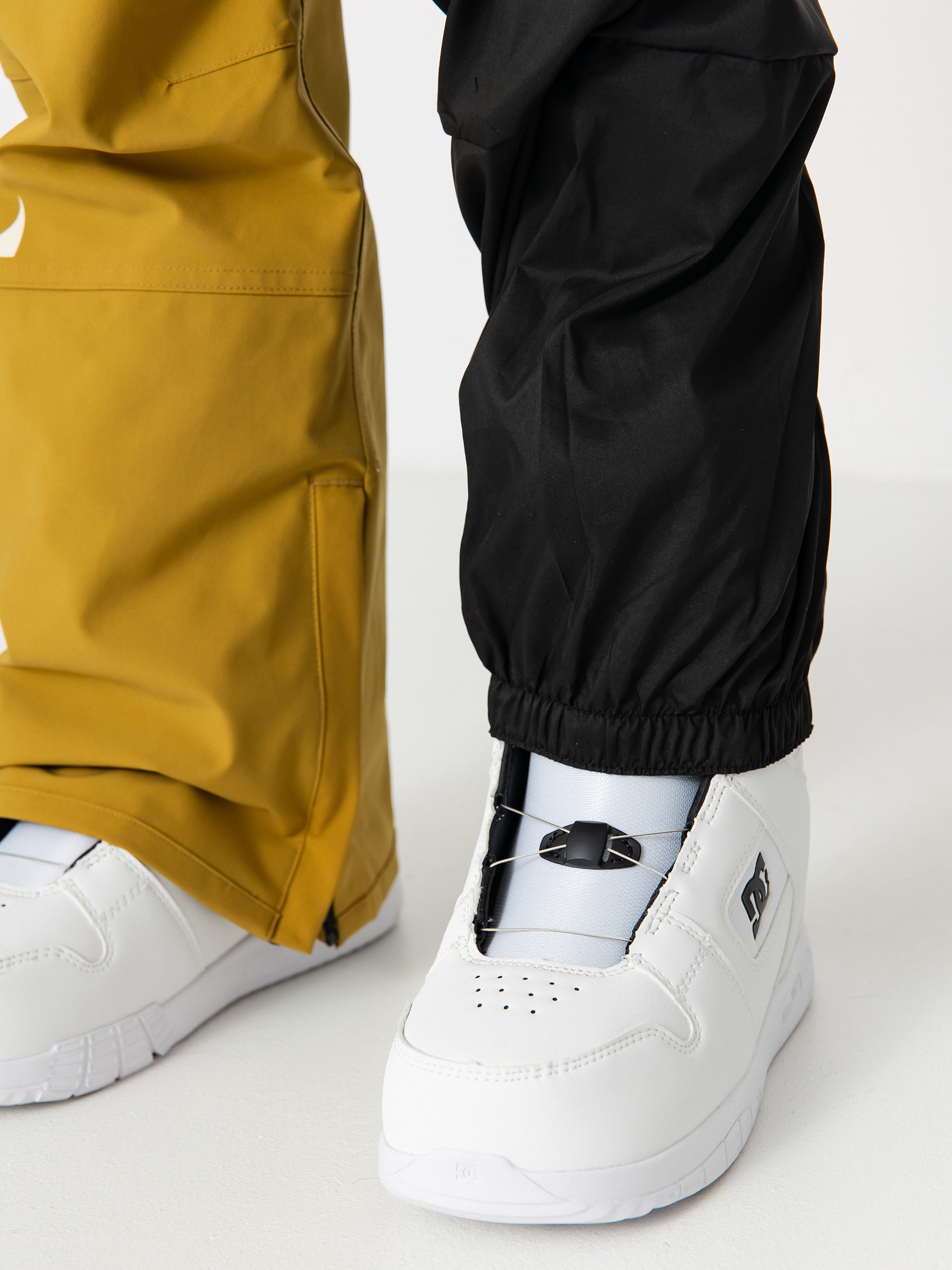 Дамско Сноуборд панталони ThirtyTwo Basement Bib (tan)