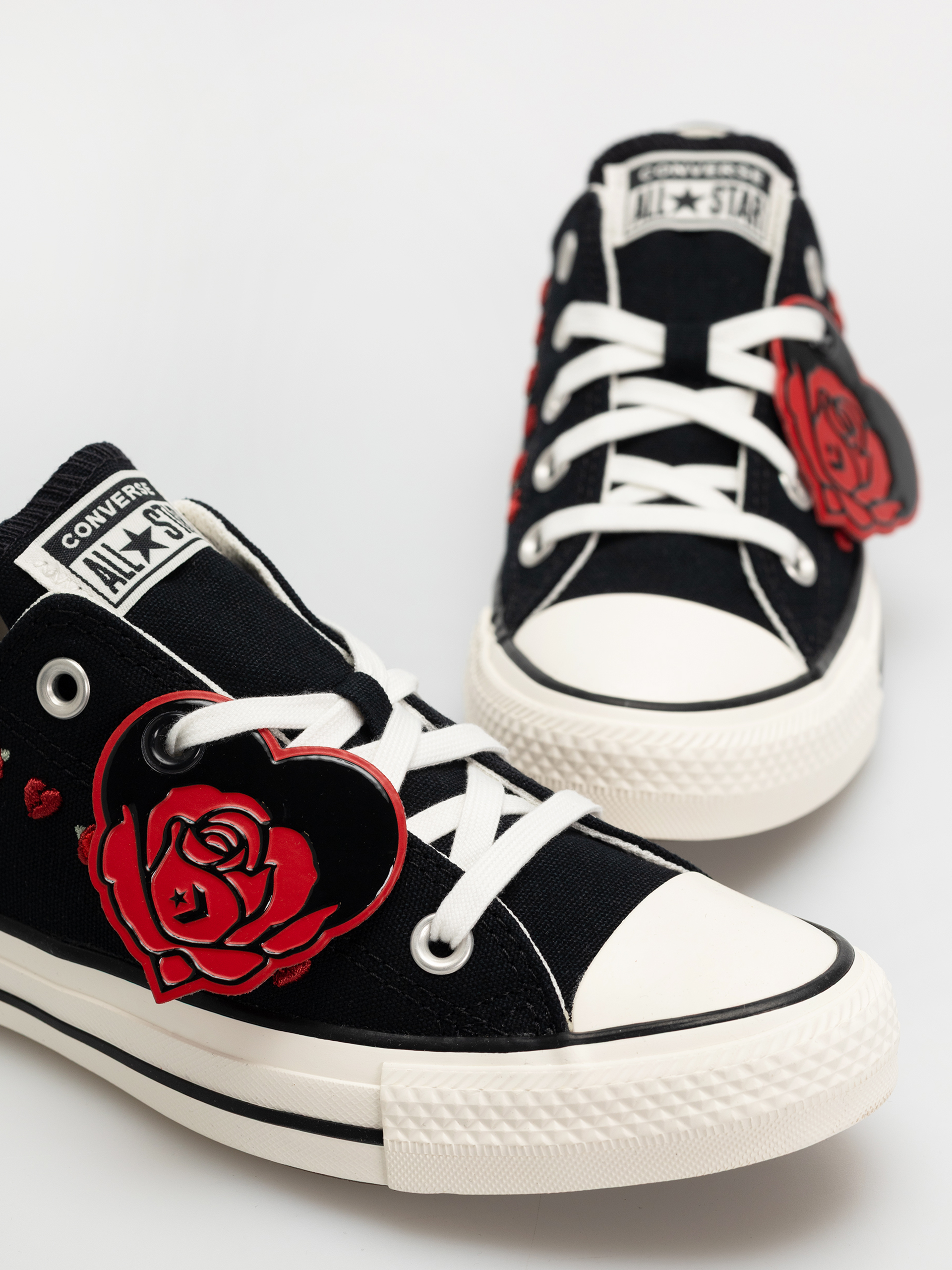 Кецове Converse Chuck Taylor All Star Ox Wmn (black/red/egret)