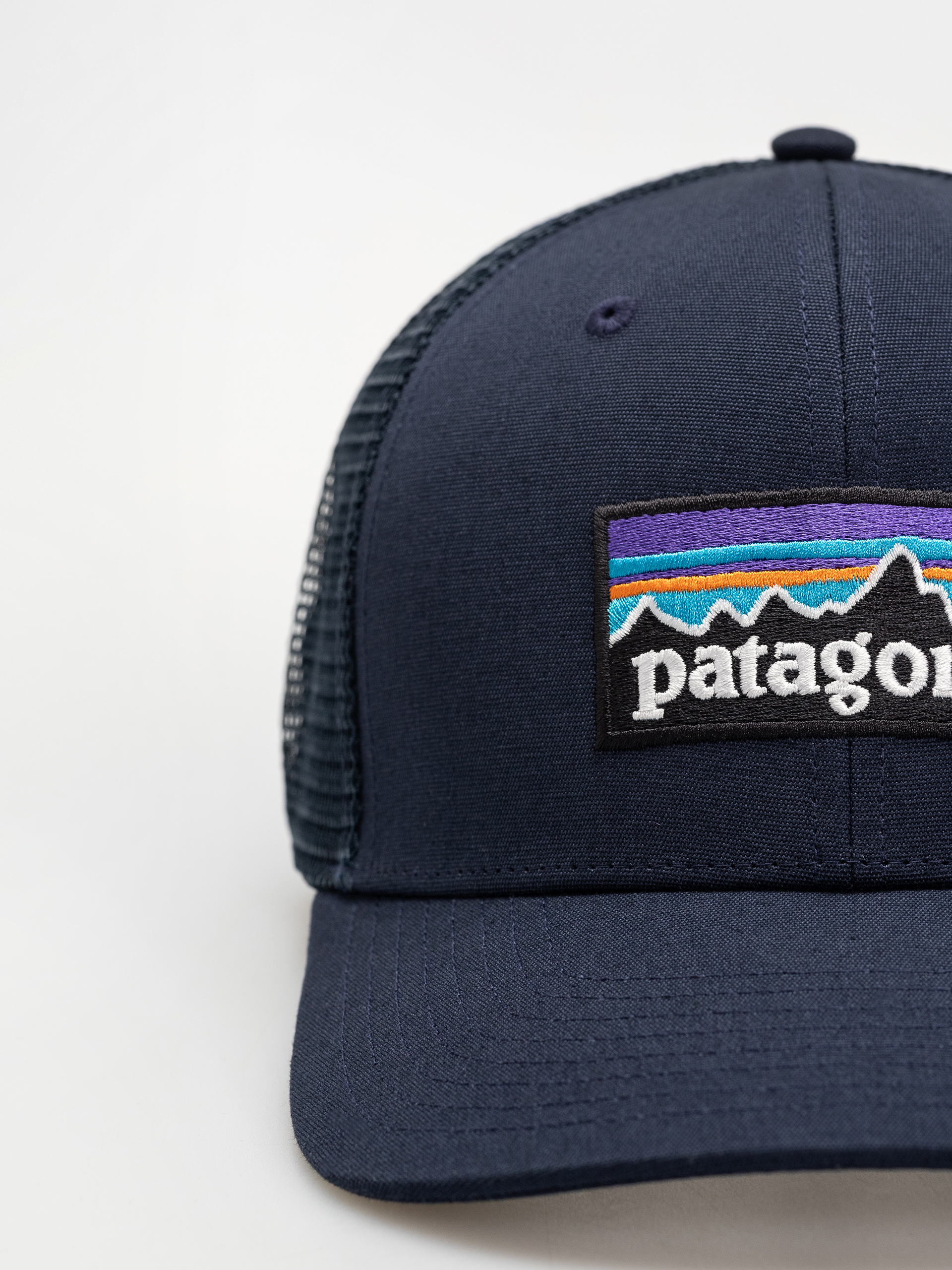 Шапка с козирка Patagonia P 6 Logo Trucker (new navy)