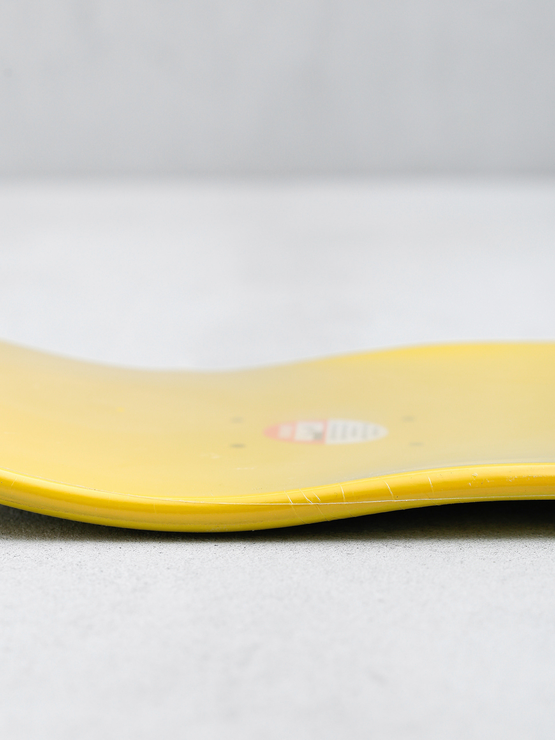 Дъска Antihero Cardiel Pigeon Mtn (yellow/black)