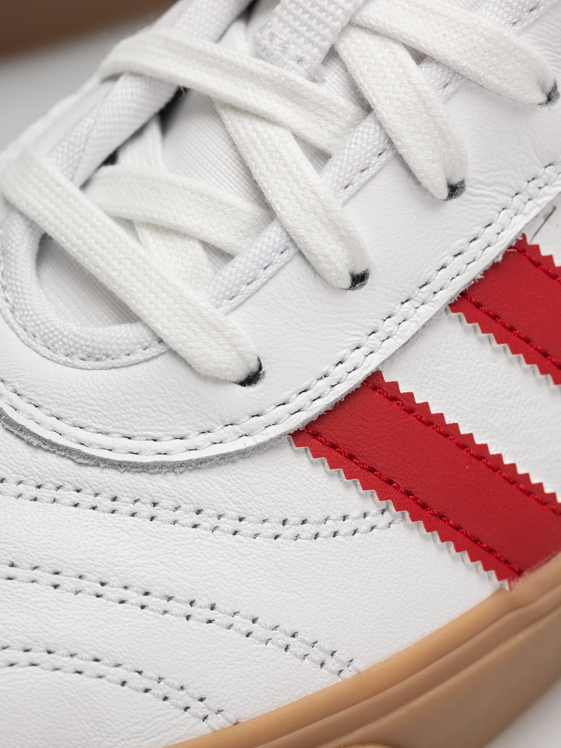 Обувки adidas Adi Ease (ftwwht/betsca/goldmt)