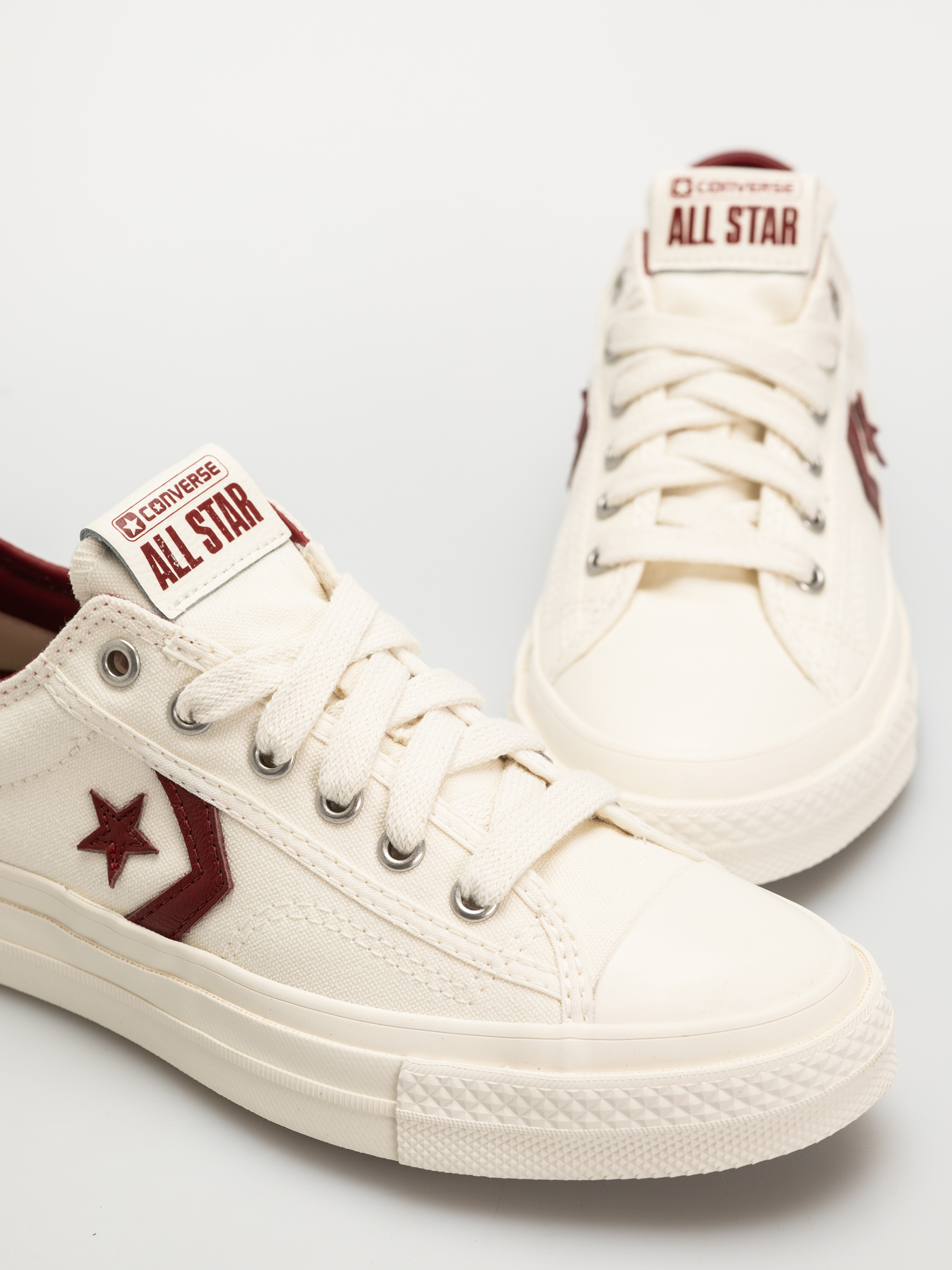 Обувки Converse Star Player 76 Ox (egret/egret/park red)
