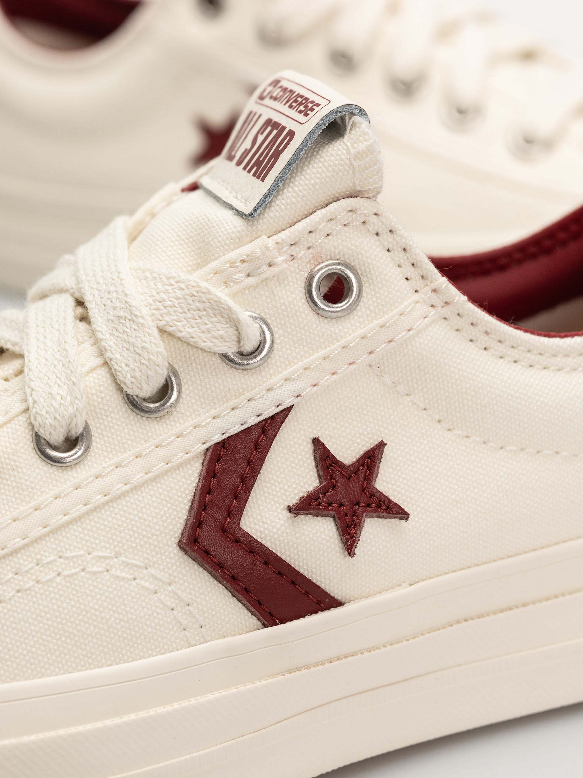 Обувки Converse Star Player 76 Ox (egret/egret/park red)