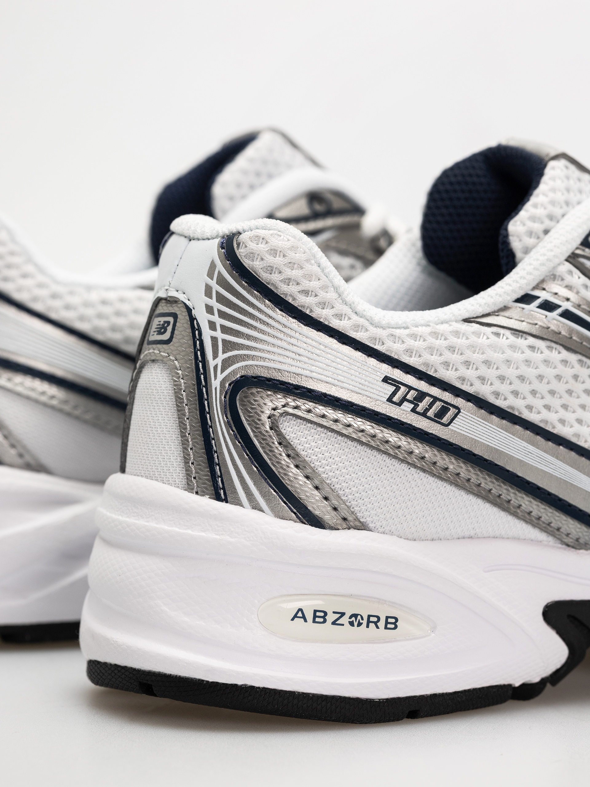 Обувки New Balance 740 (nb navy)