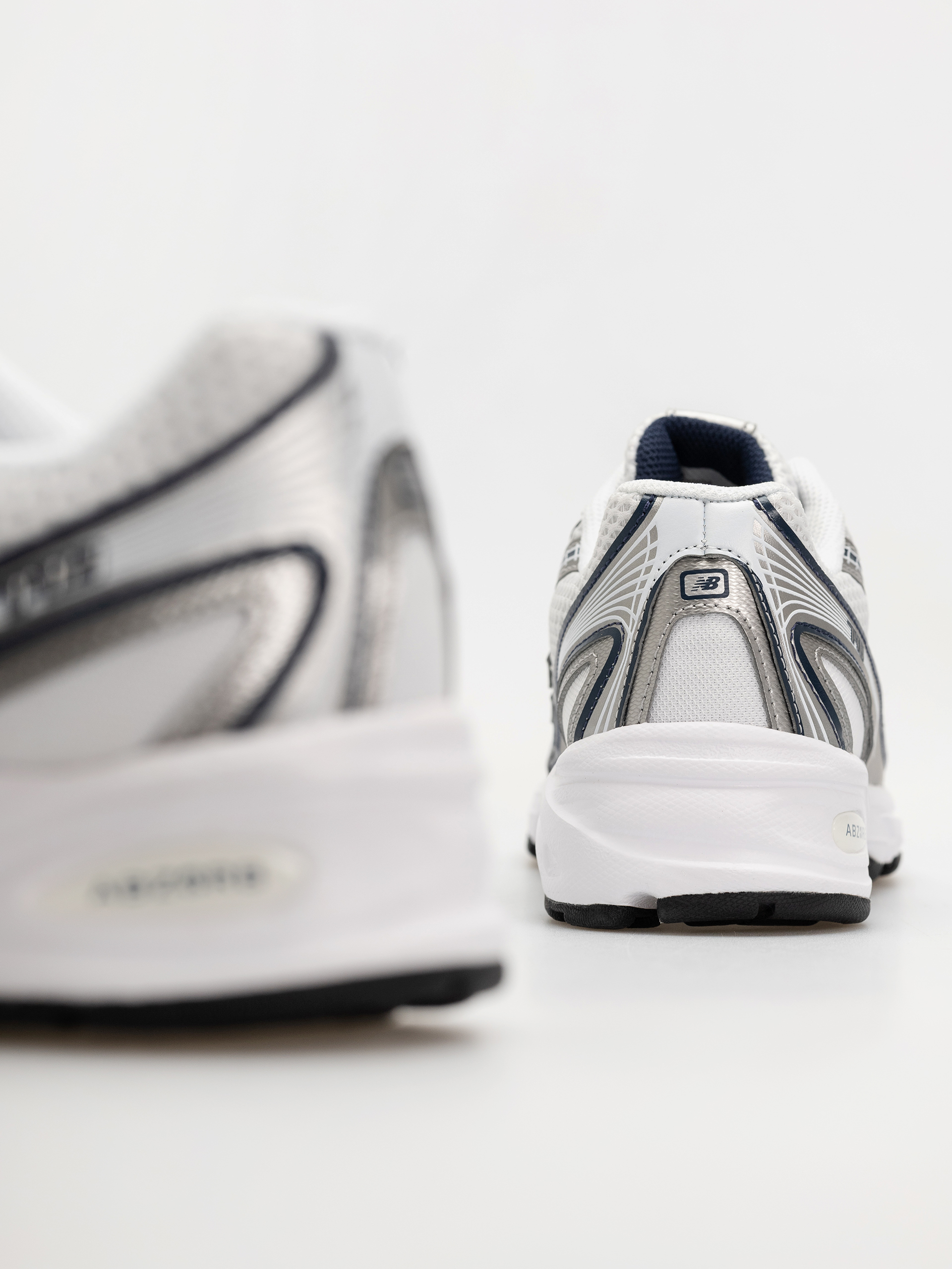 Обувки New Balance 740 (nb navy)