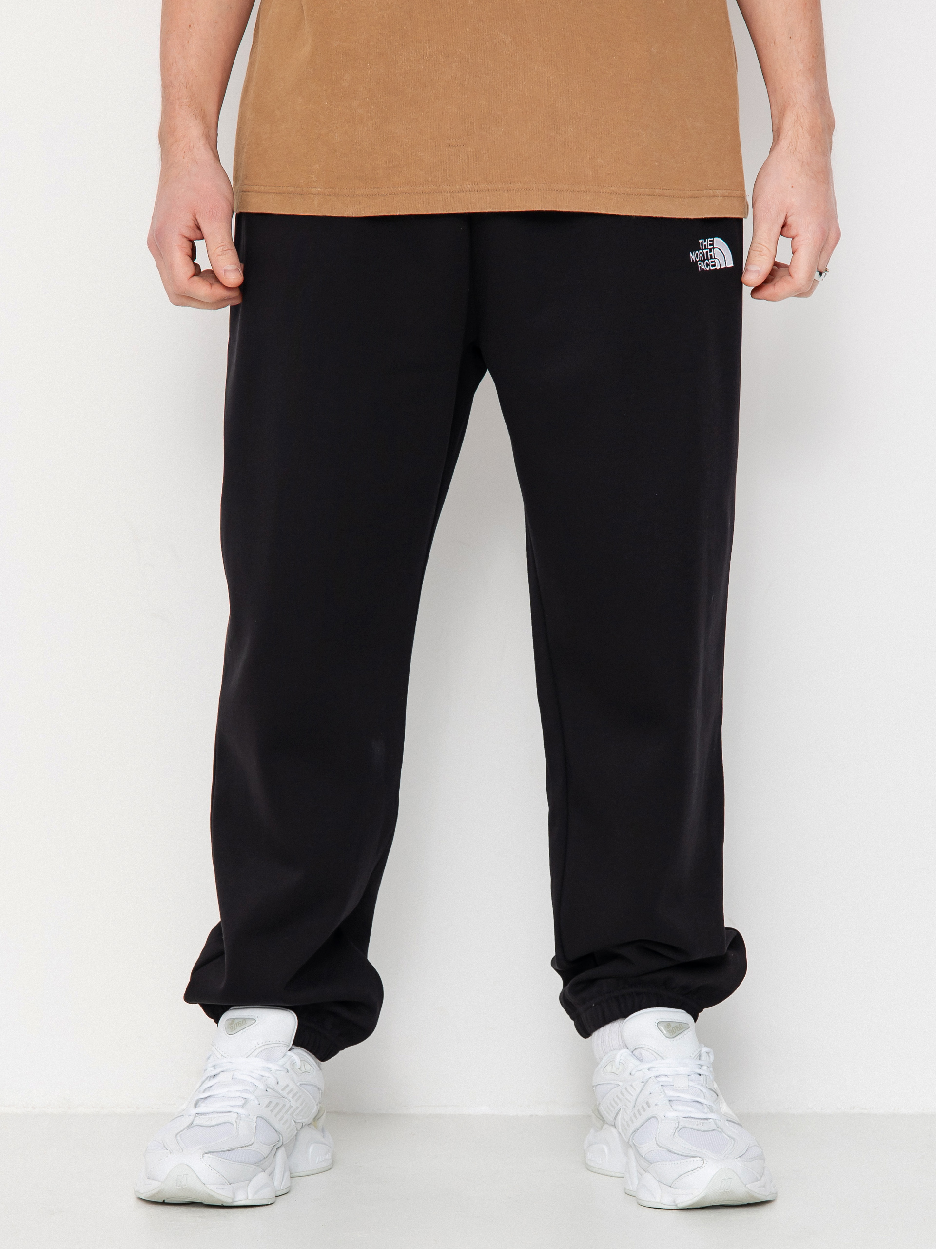 Панталони The North Face Essential Relaxed Straight Jogger (tnf black)