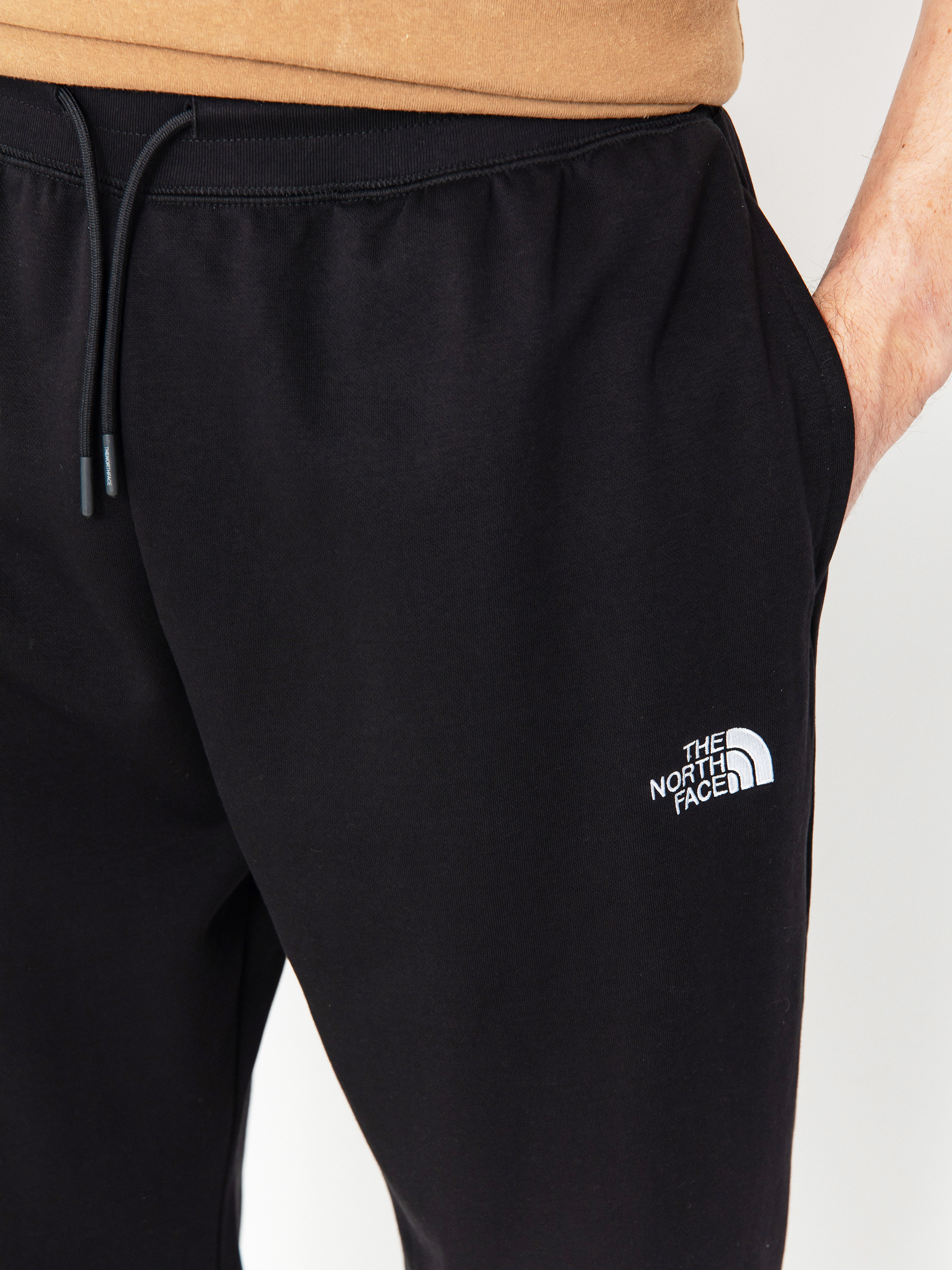 Панталони The North Face Essential Relaxed Straight Jogger (tnf black)