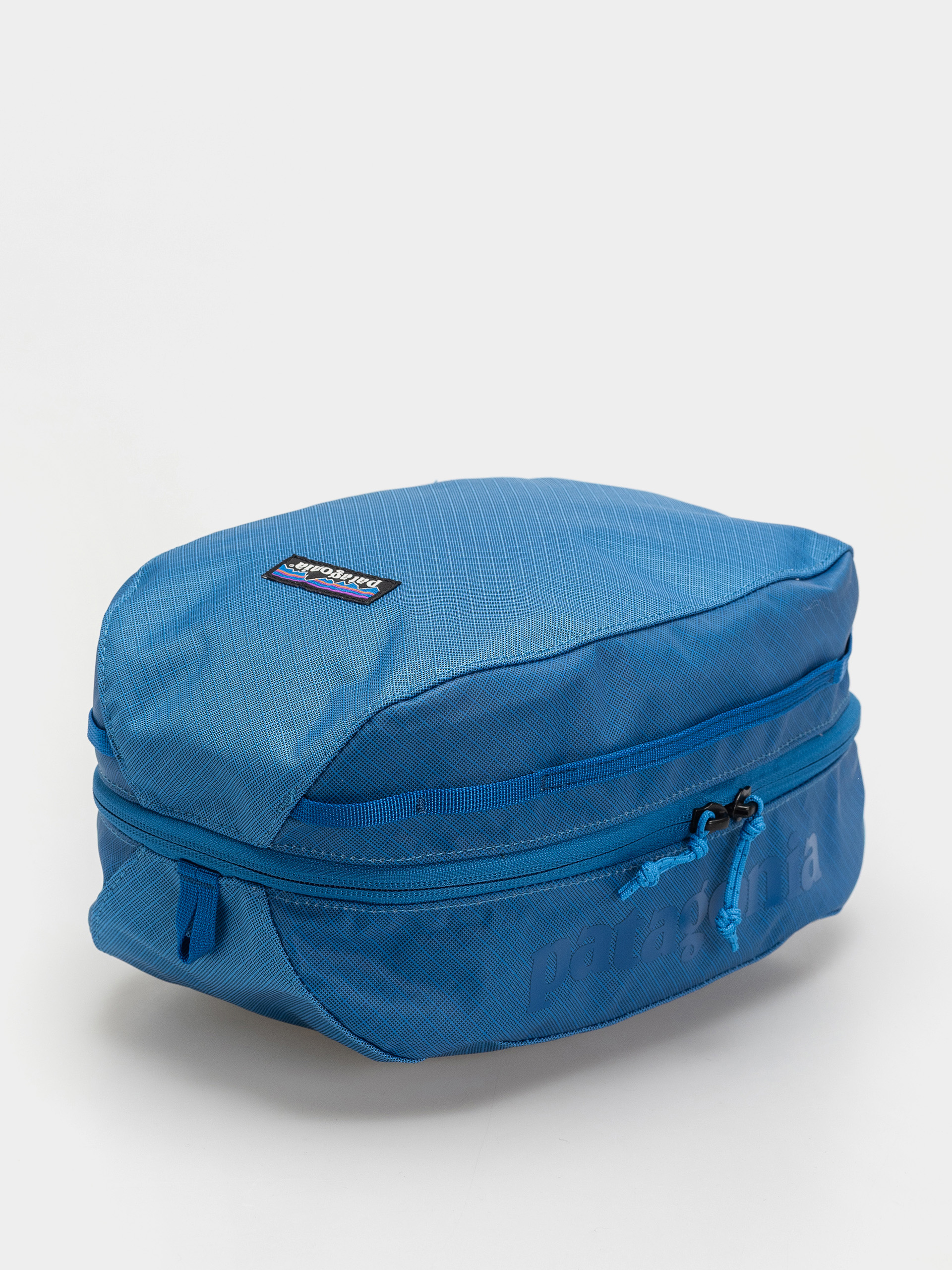 Козметична чантичка Patagonia Black Hole Cube 6L (endless blue)