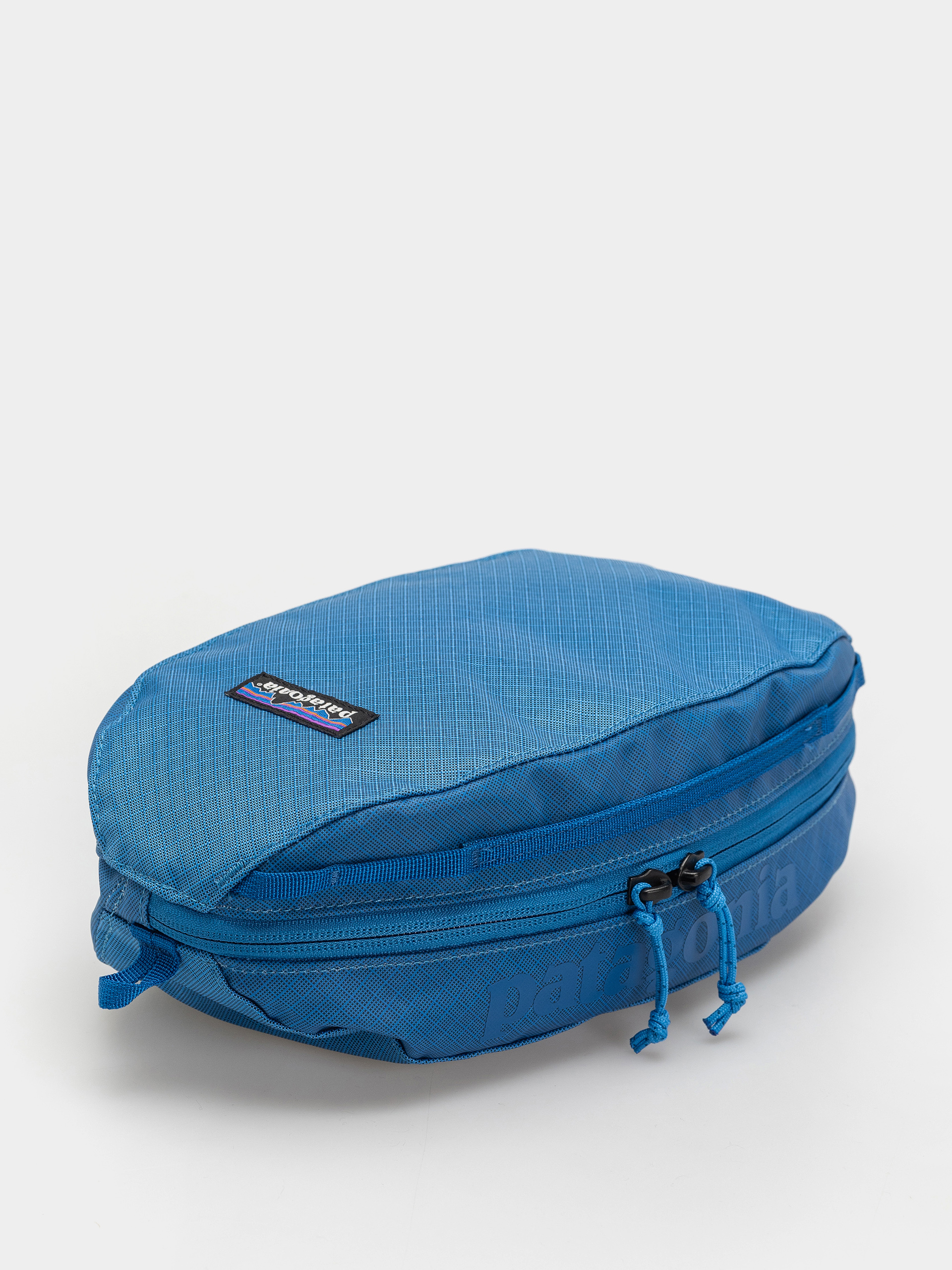 Козметична чантичка Patagonia Black Hole Cube 3L (endless blue)