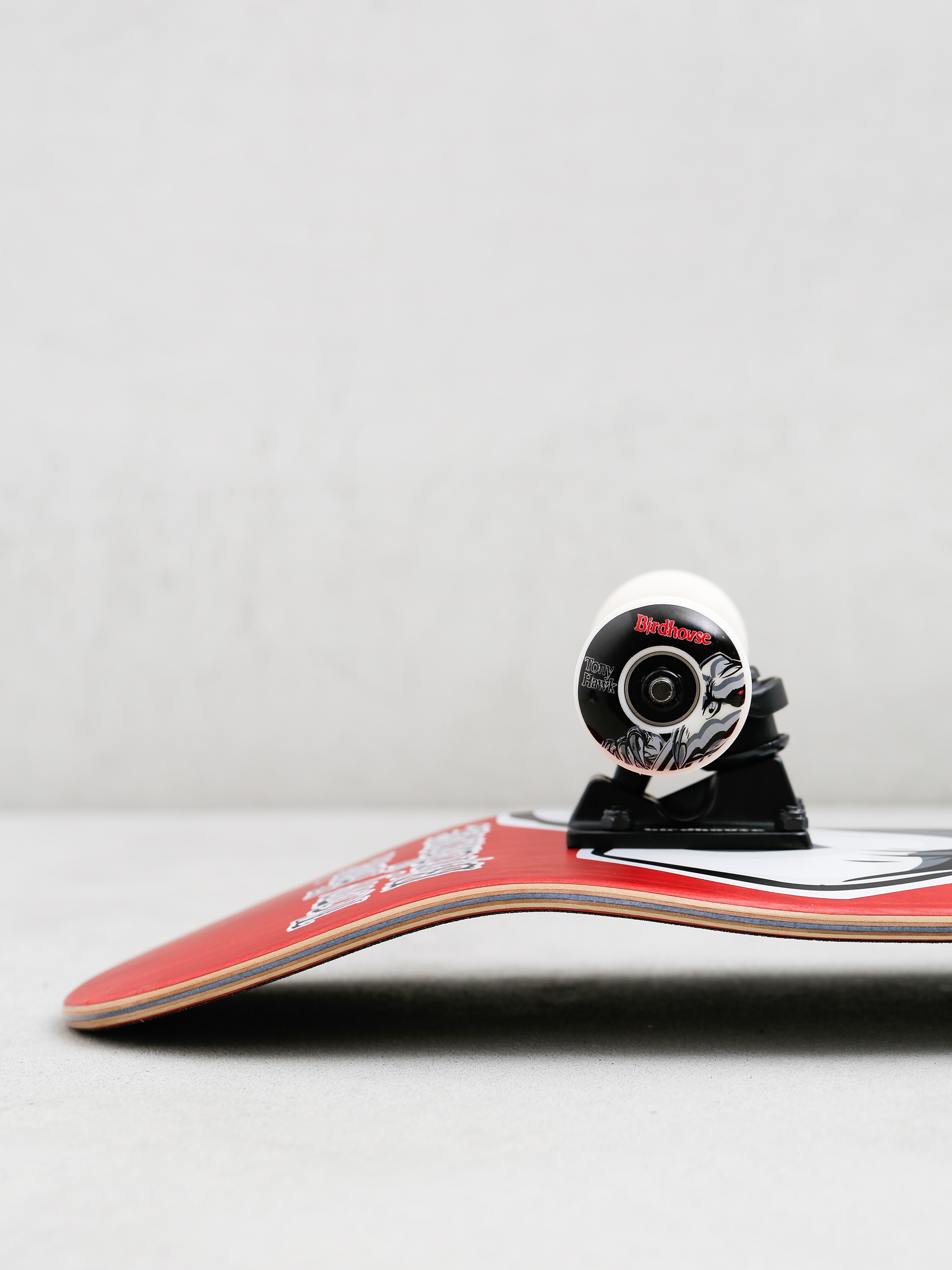 Скейтборд Birdhouse Hawk Falcon 2 (red)