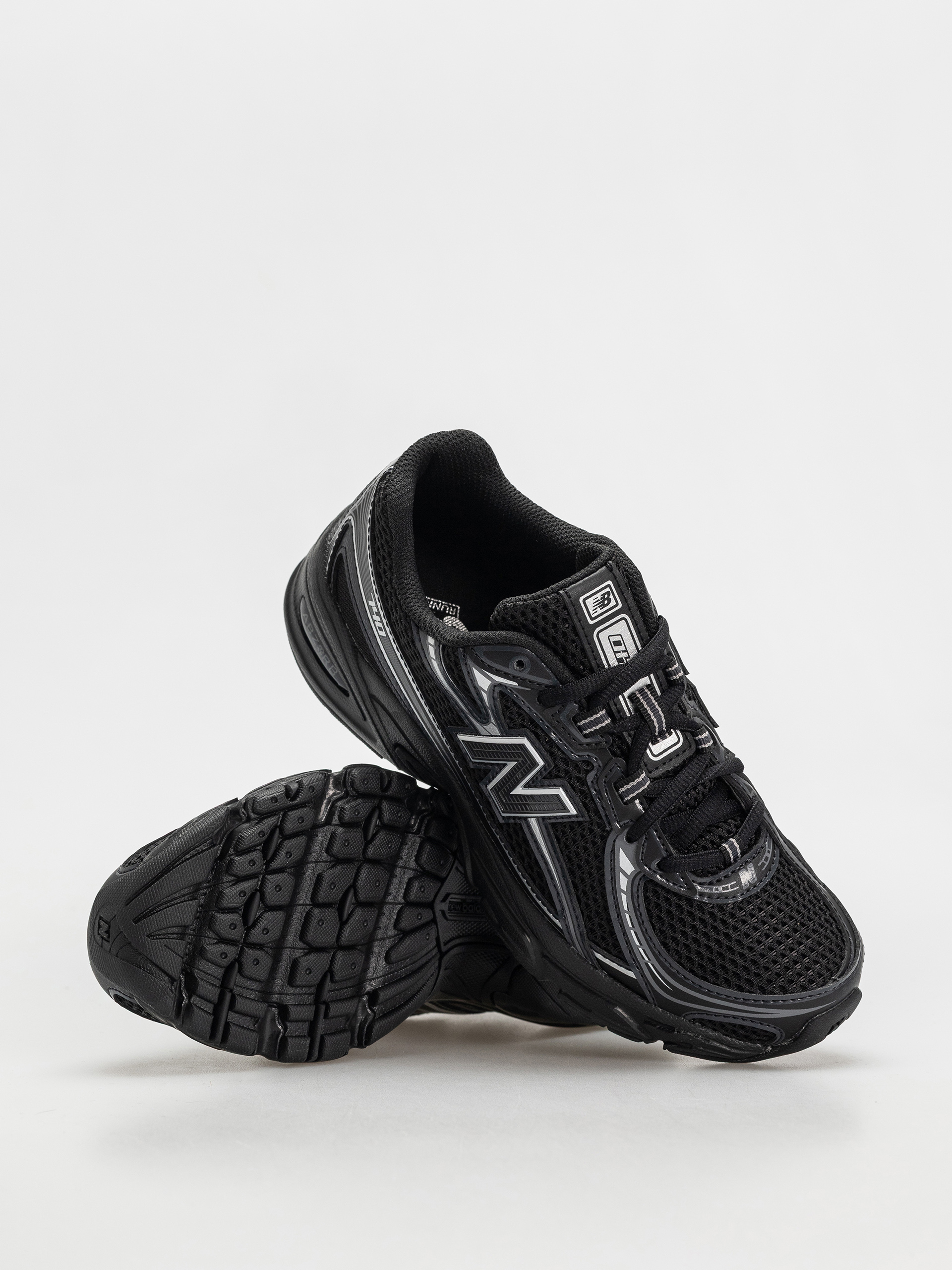 Обувки New Balance 740 JR (black)